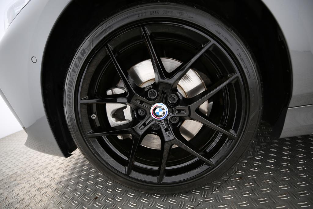 BMW 120i-image-15