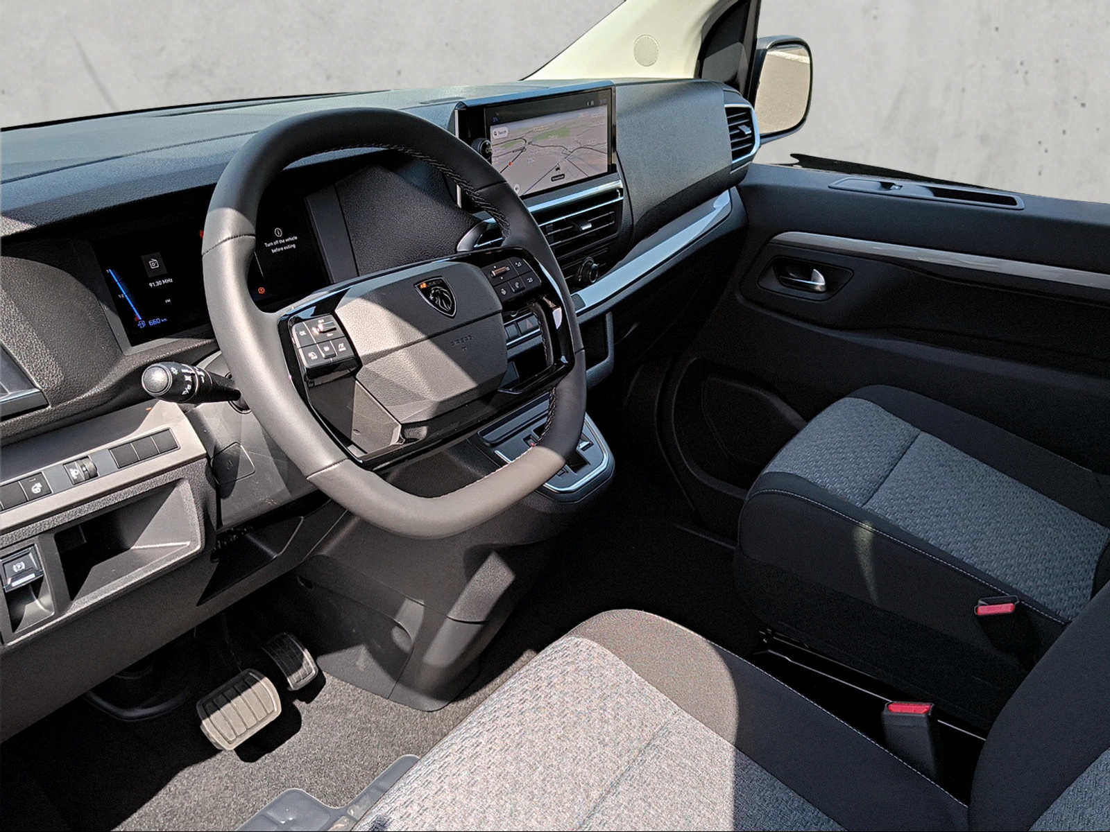 PEUGEOT Traveller Standard 2.2 BlueHDi 180 Family Edition S/S-image-13