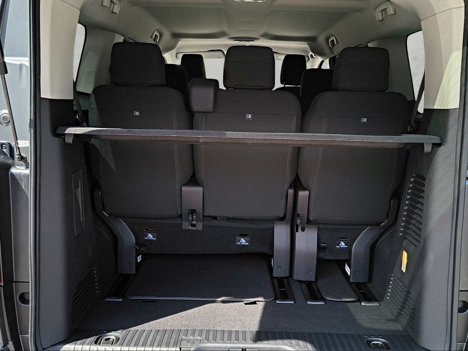 PEUGEOT Traveller Standard 2.2 BlueHDi 180 Family Edition S/S-image-9