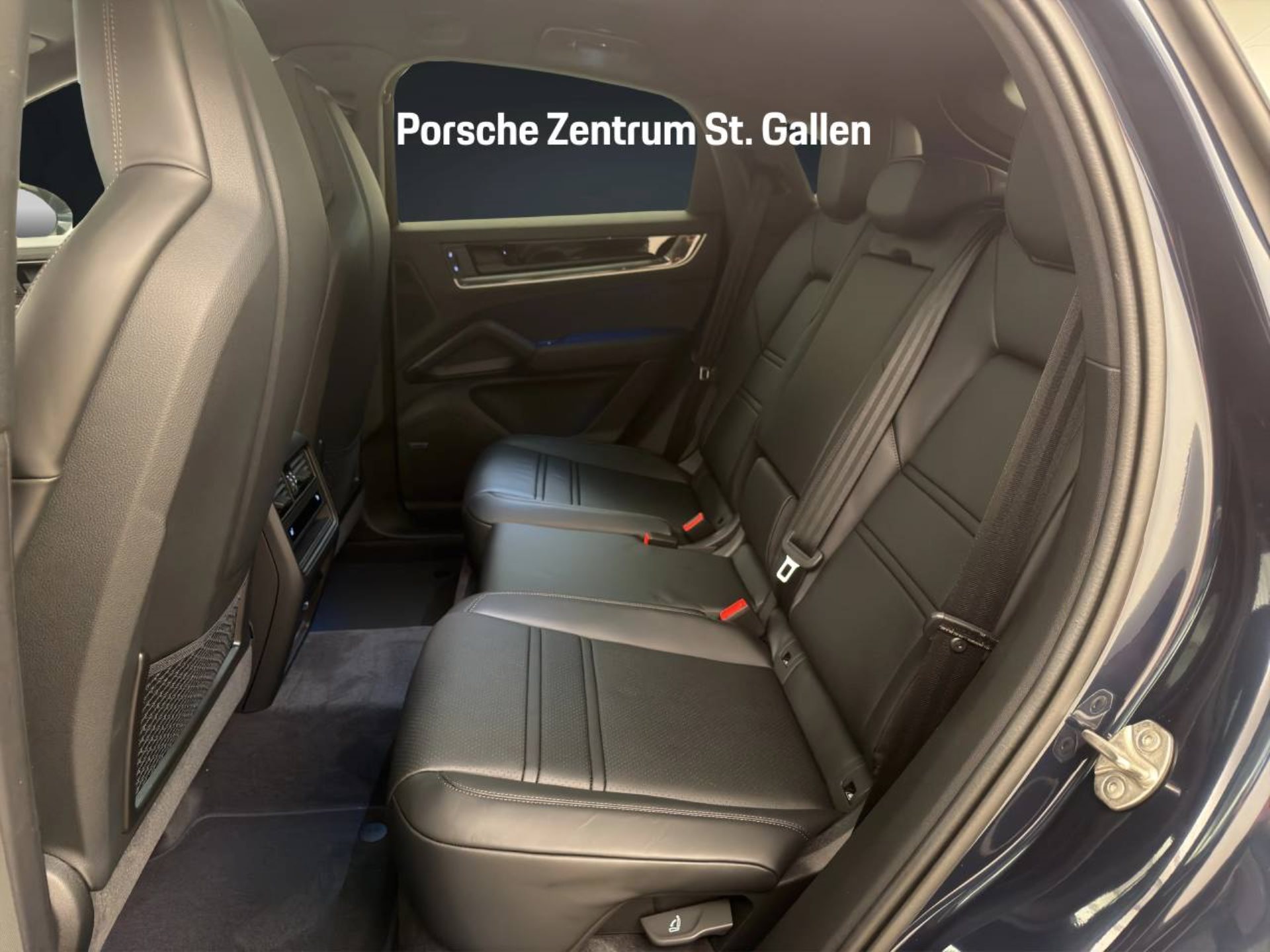 PORSCHE Cayenne E-Hybrid Coupé Black Edition-image-18