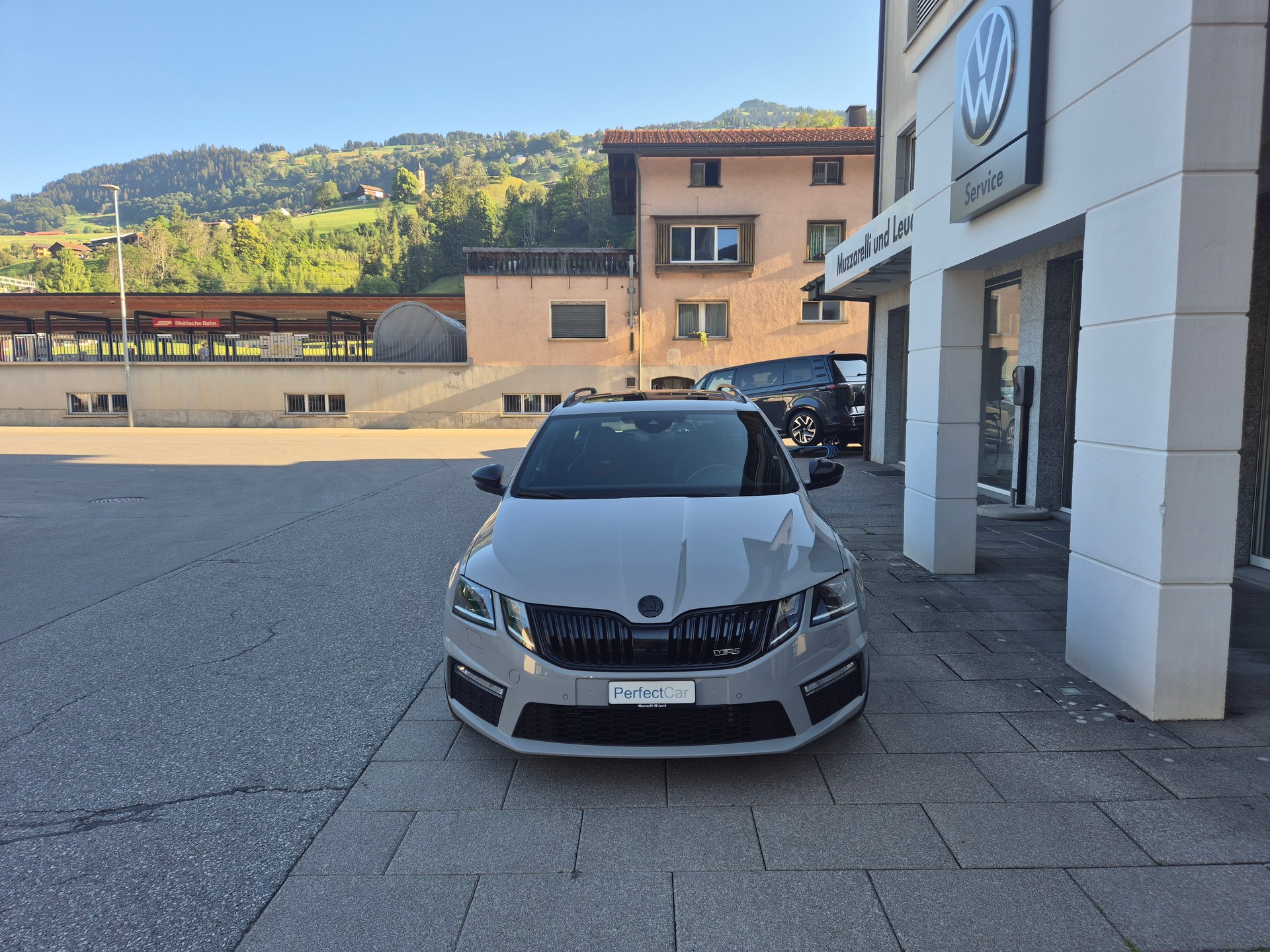 SKODA Octavia Combi 2.0 TDI RS 4x4 DSG-image-2