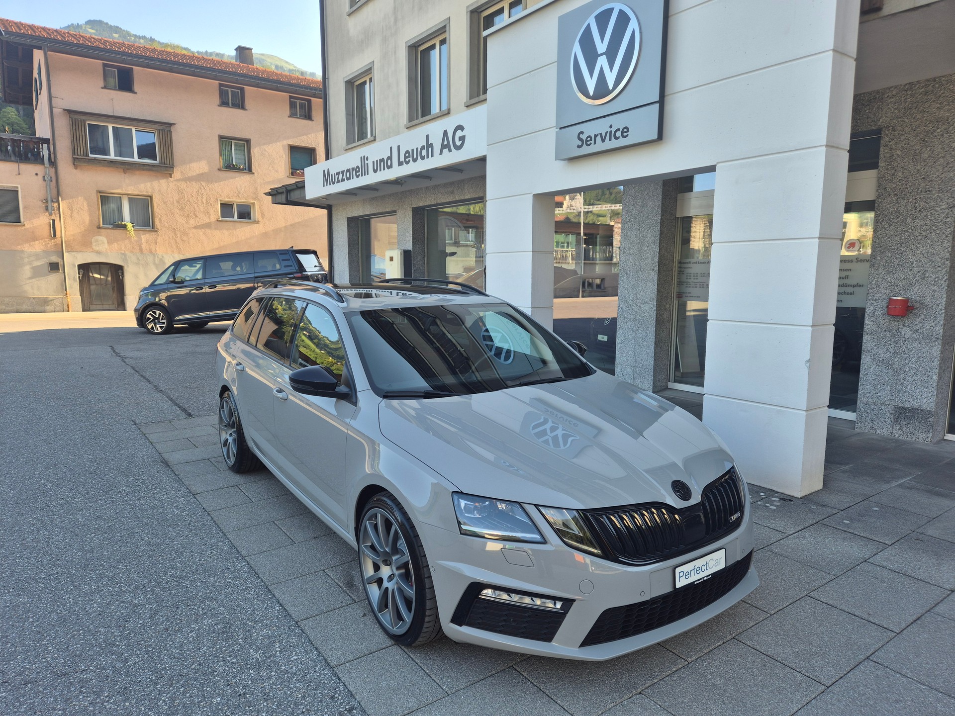 SKODA Octavia Combi 2.0 TDI RS 4x4 DSG-image-1