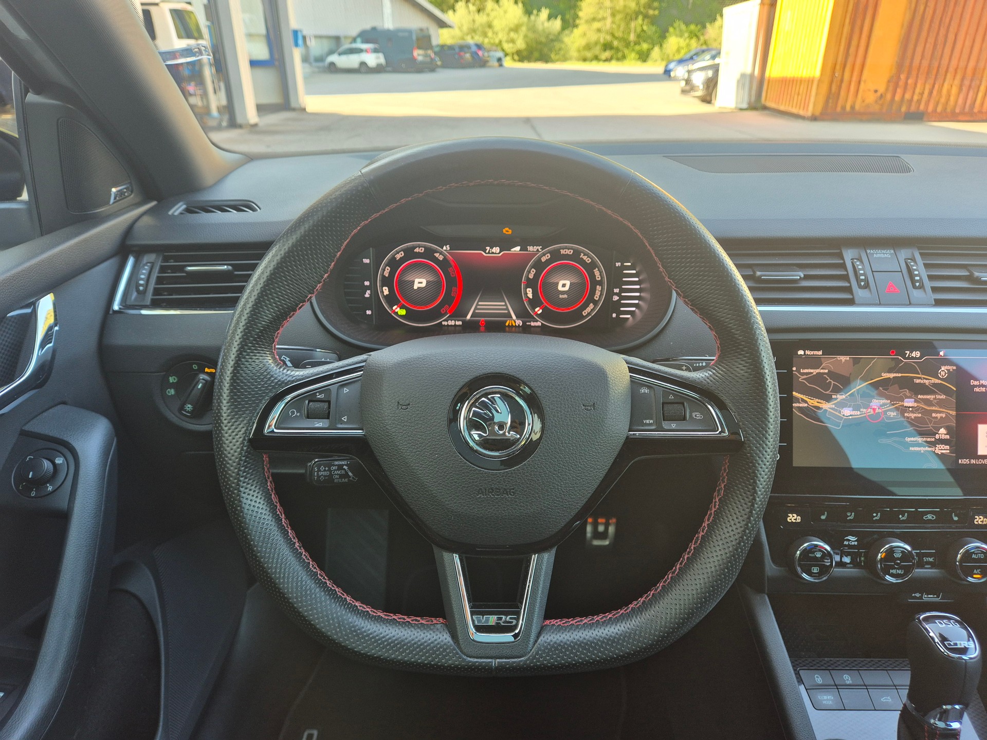 SKODA Octavia Combi 2.0 TDI RS 4x4 DSG-image-10