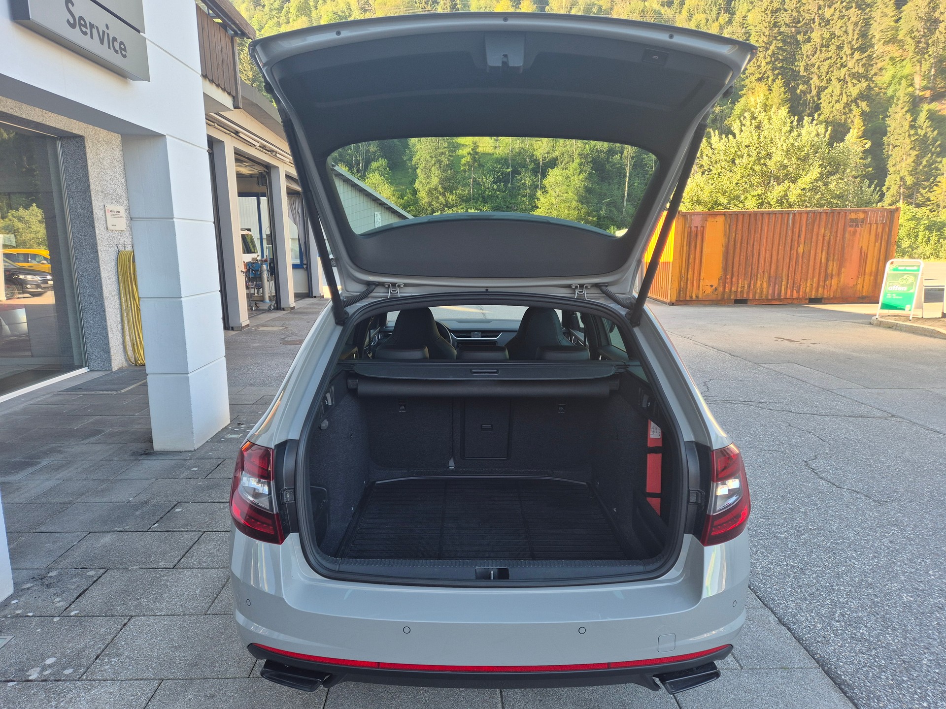 SKODA Octavia Combi 2.0 TDI RS 4x4 DSG-image-14