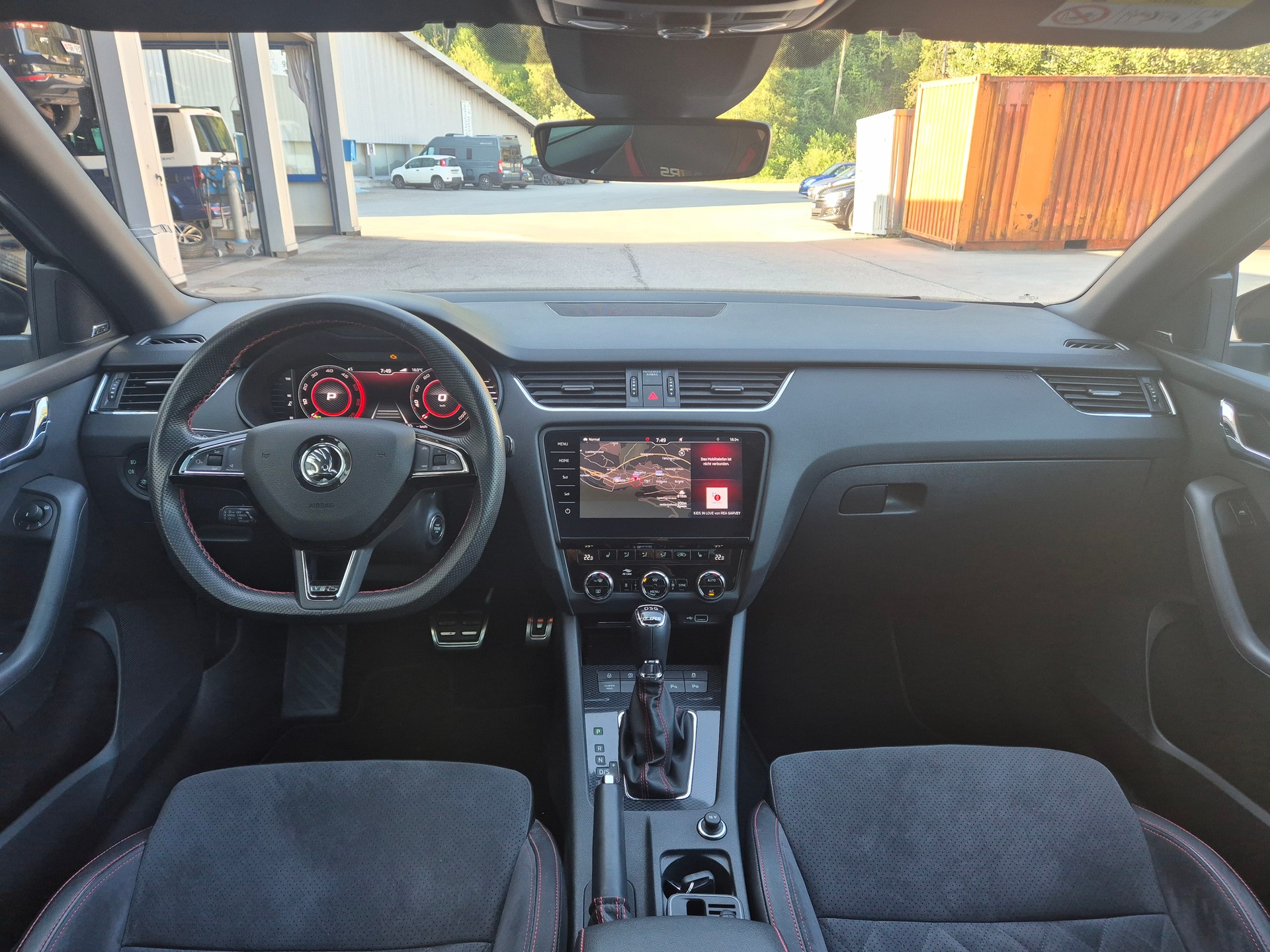SKODA Octavia Combi 2.0 TDI RS 4x4 DSG-image-9