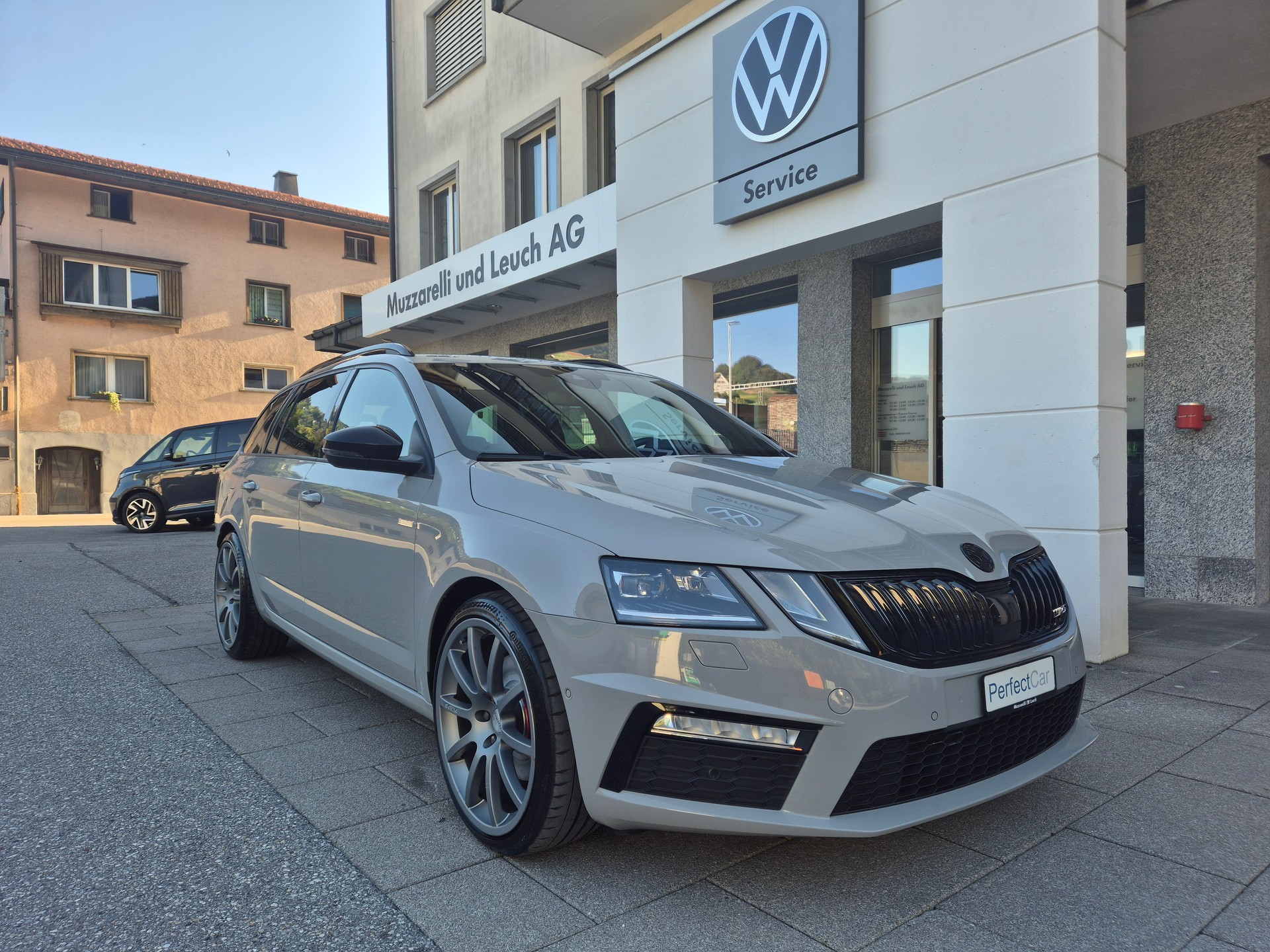 SKODA Octavia Combi 2.0 TDI RS 4x4 DSG-image-0