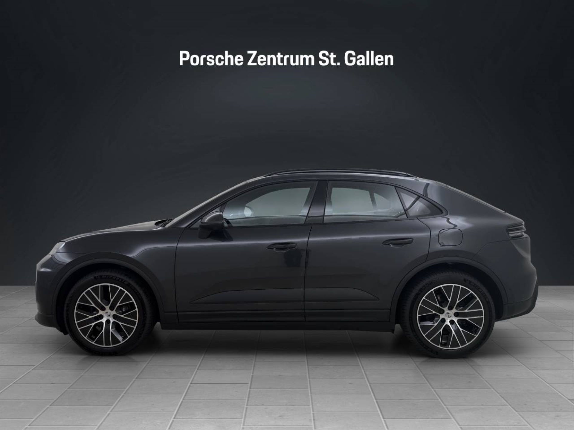 PORSCHE Macan 4-image-1