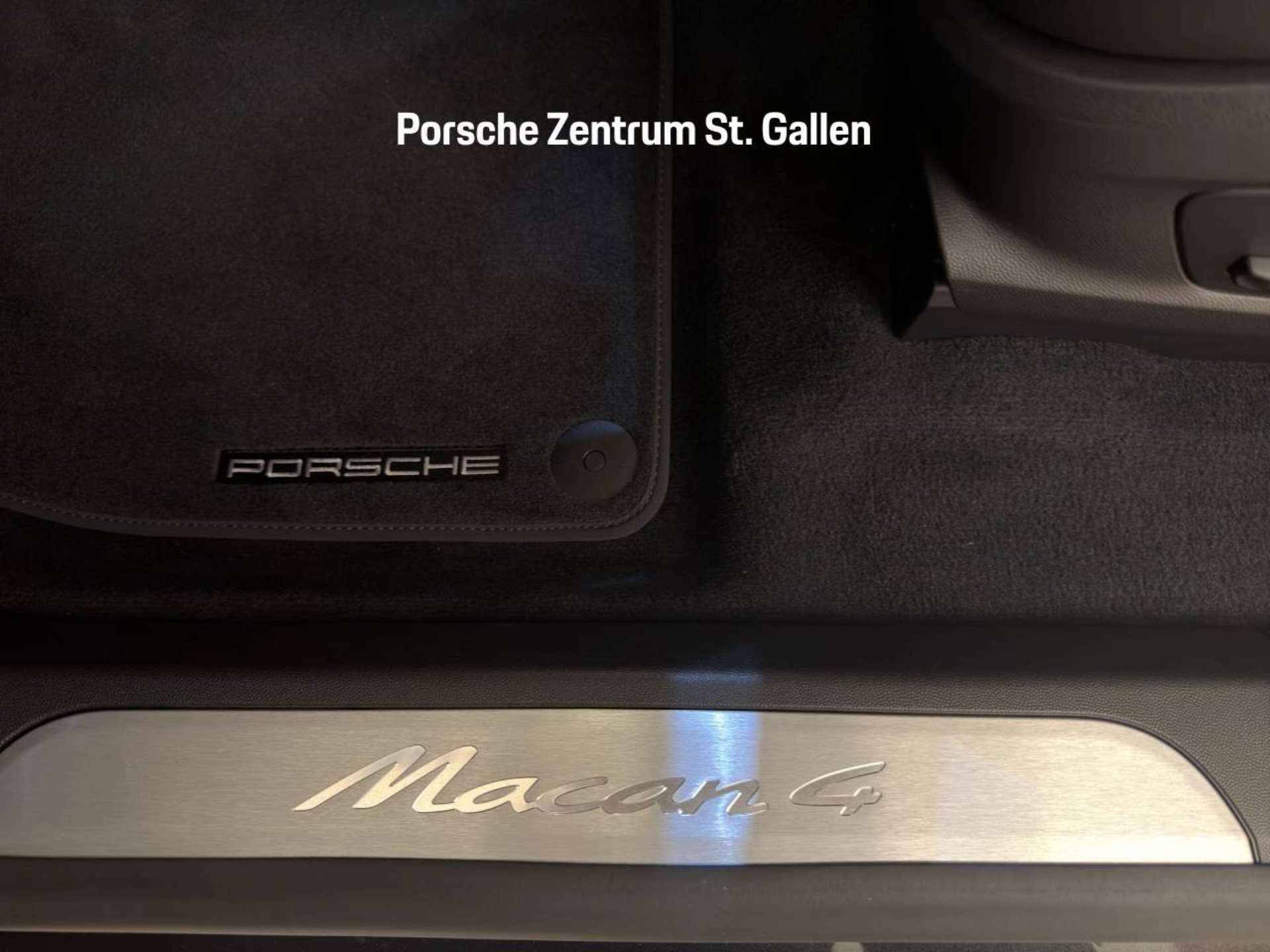 PORSCHE Macan 4-image-14