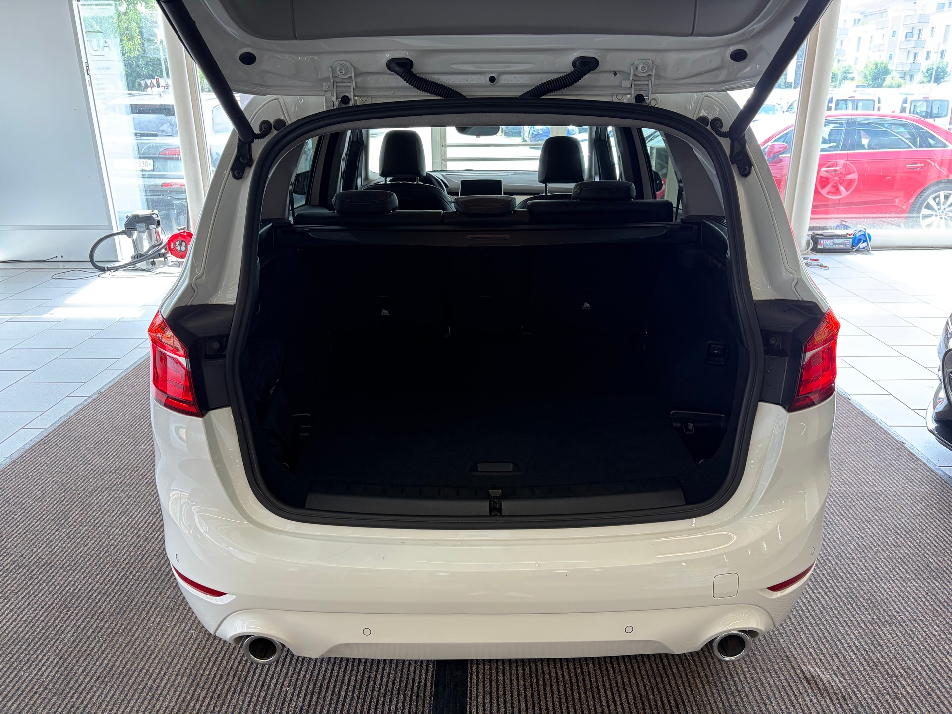 BMW 220d xDrive Gran Tourer | CH Fzg. | Driving Assistant Plus | Kamera | LED Scheinw. | HeadUp | Sportsitze |-image-24