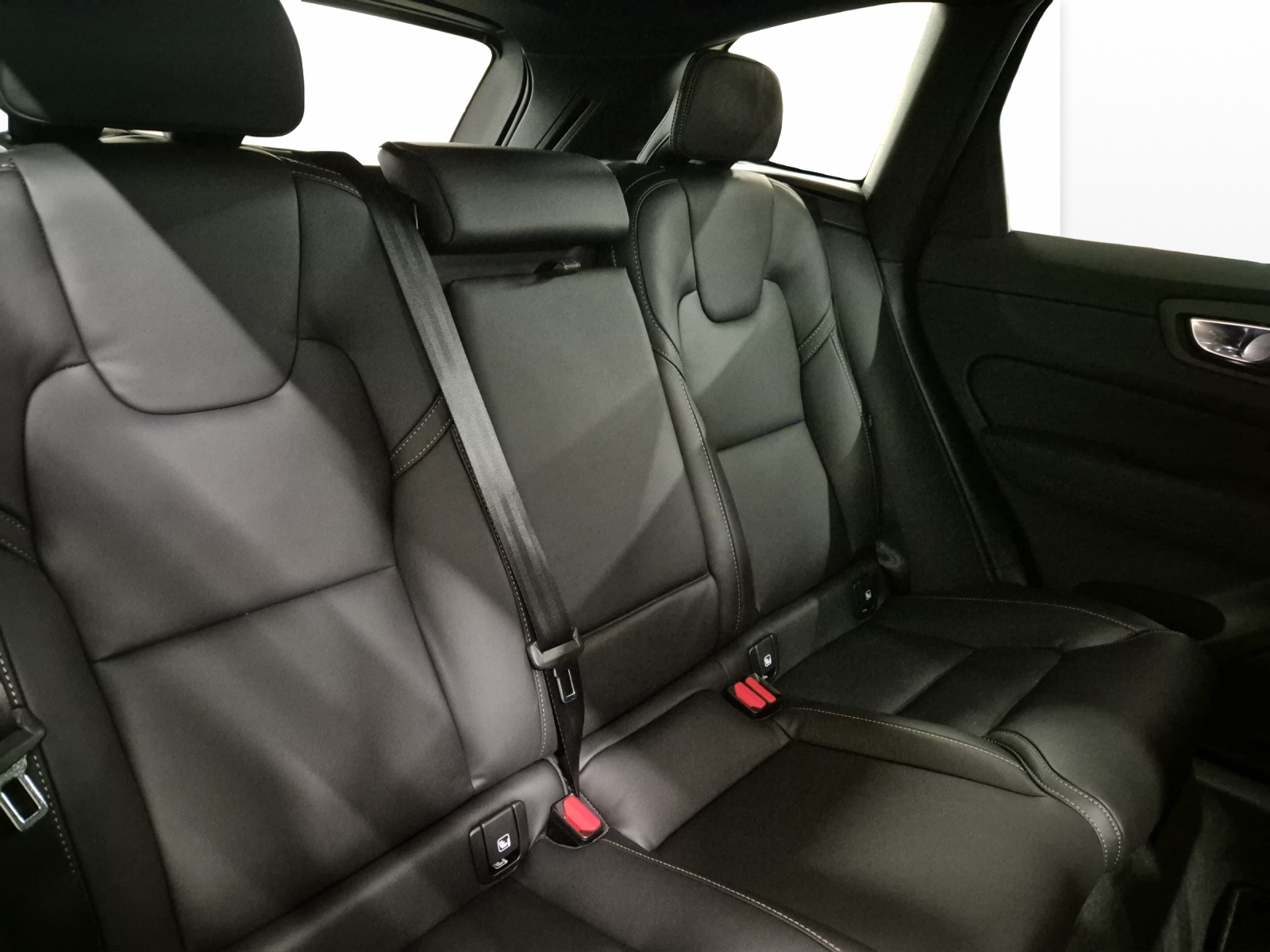 VOLVO XC60 2.0 T8 TE Ultra Dark eAWD-image-16