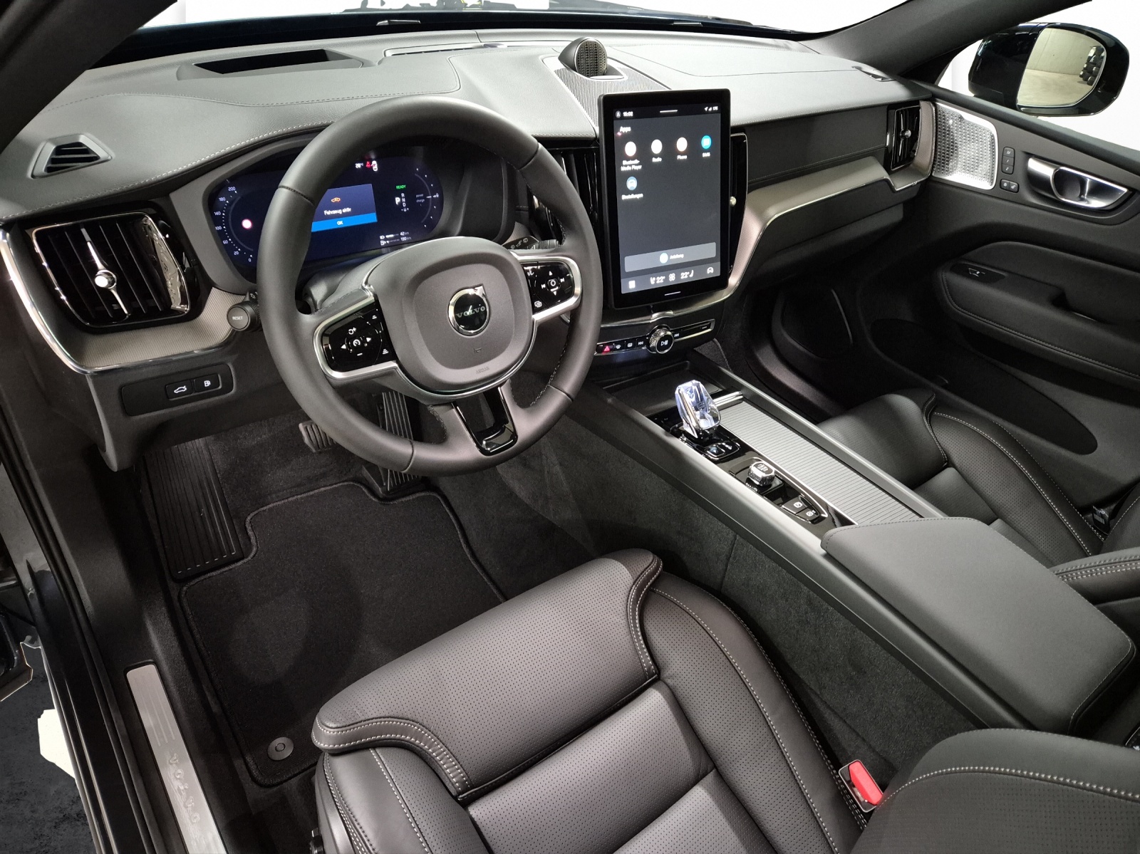 VOLVO XC60 2.0 T8 TE Ultra Dark eAWD-image-8