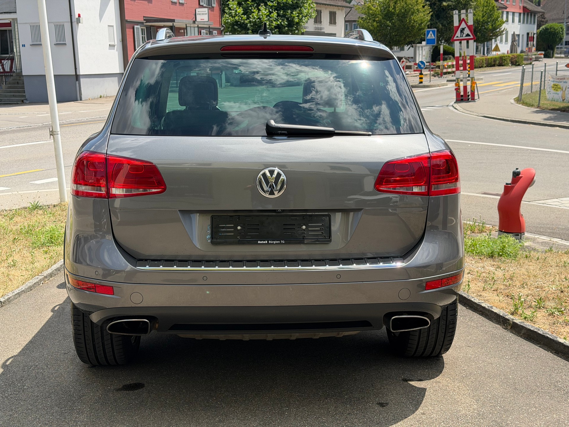 VW Touareg 4.2 TDI Tiptronic AHK 3500 Kg-image-5