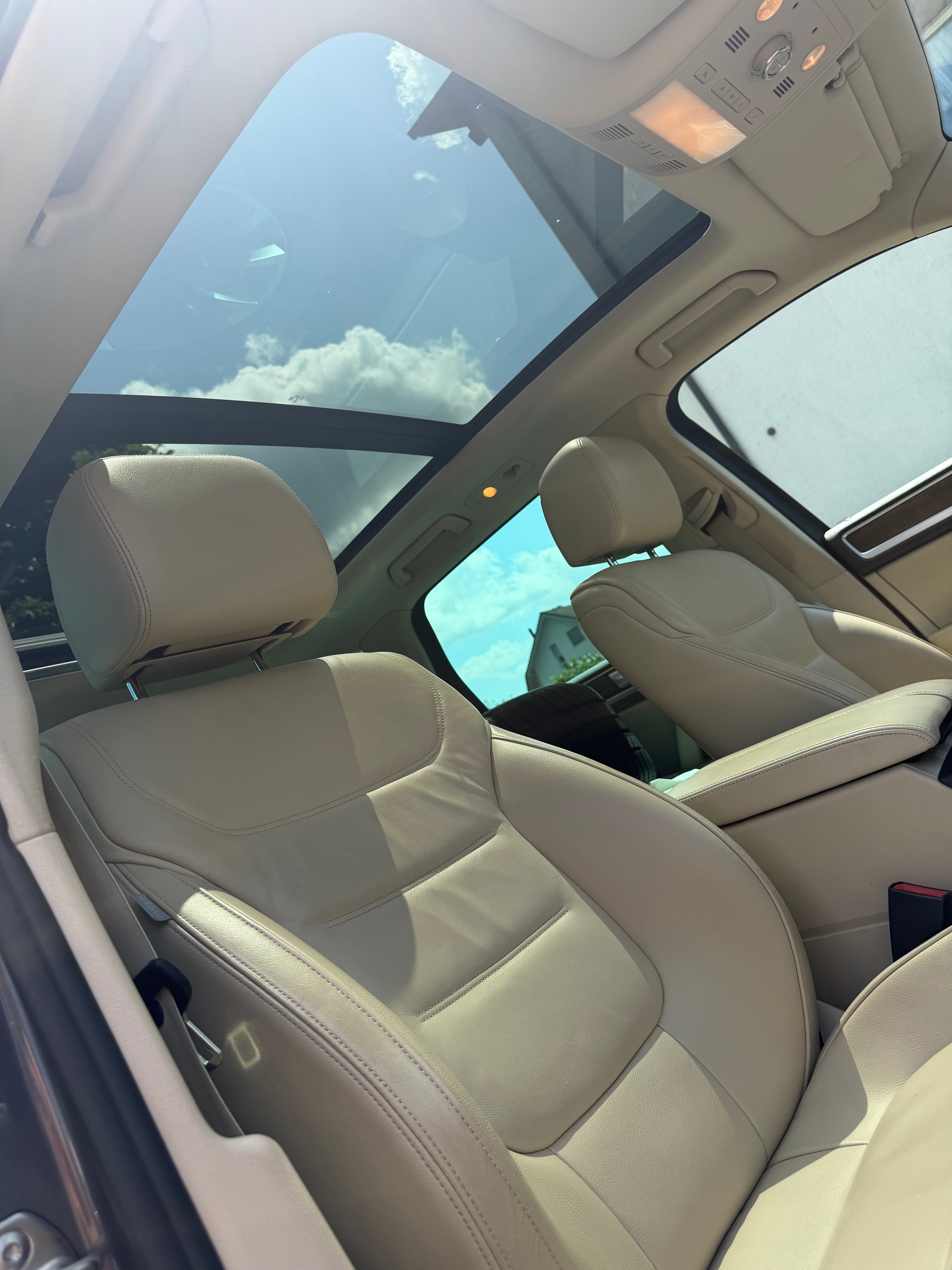 VW Touareg 4.2 TDI Tiptronic AHK 3500 Kg-image-10