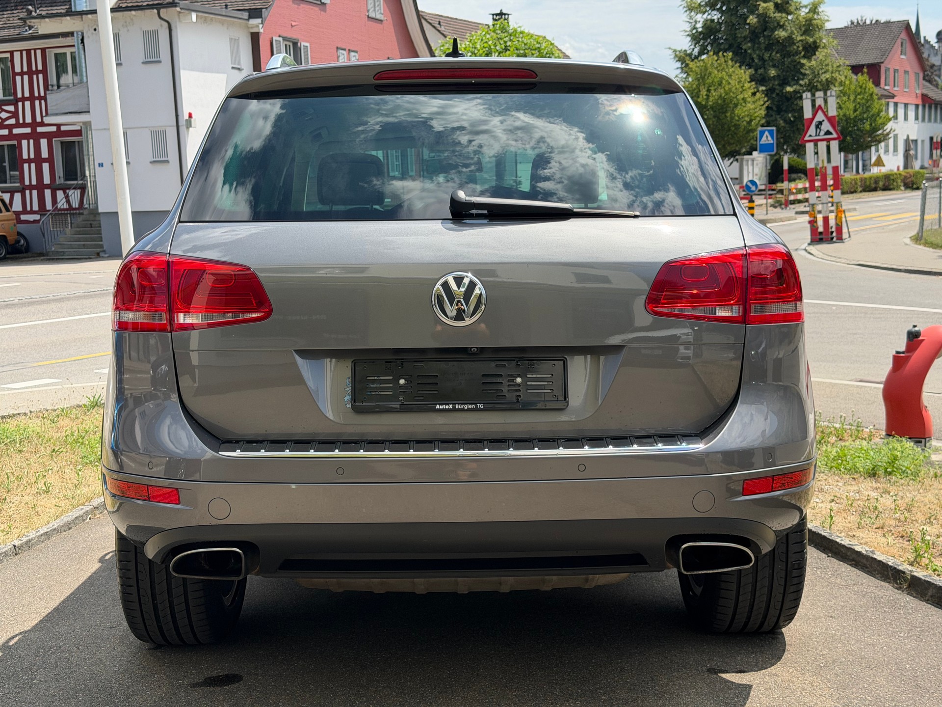VW Touareg 4.2 TDI Tiptronic AHK 3500 Kg-image-6