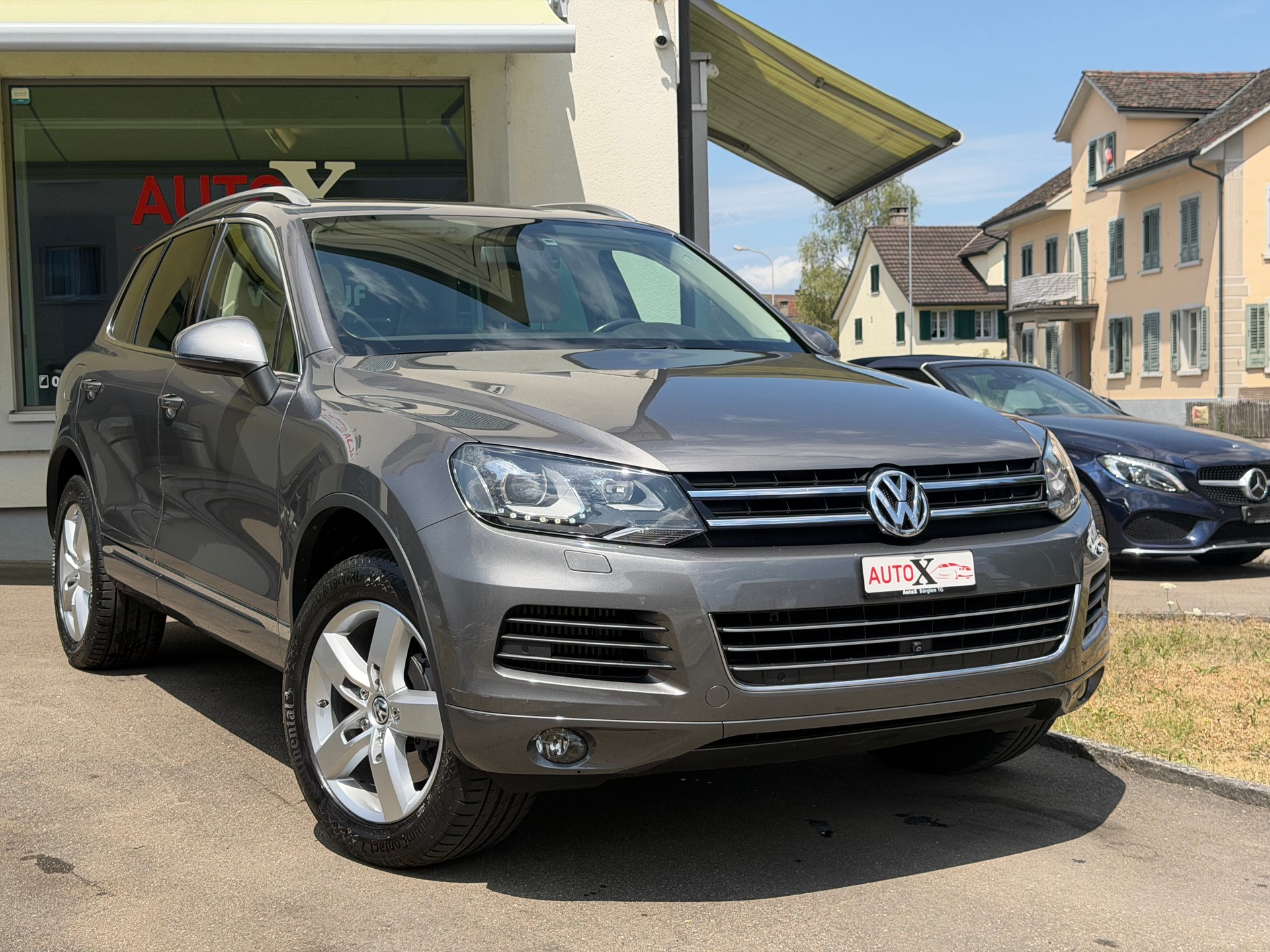 VW Touareg 4.2 TDI Tiptronic AHK 3500 Kg-image-0