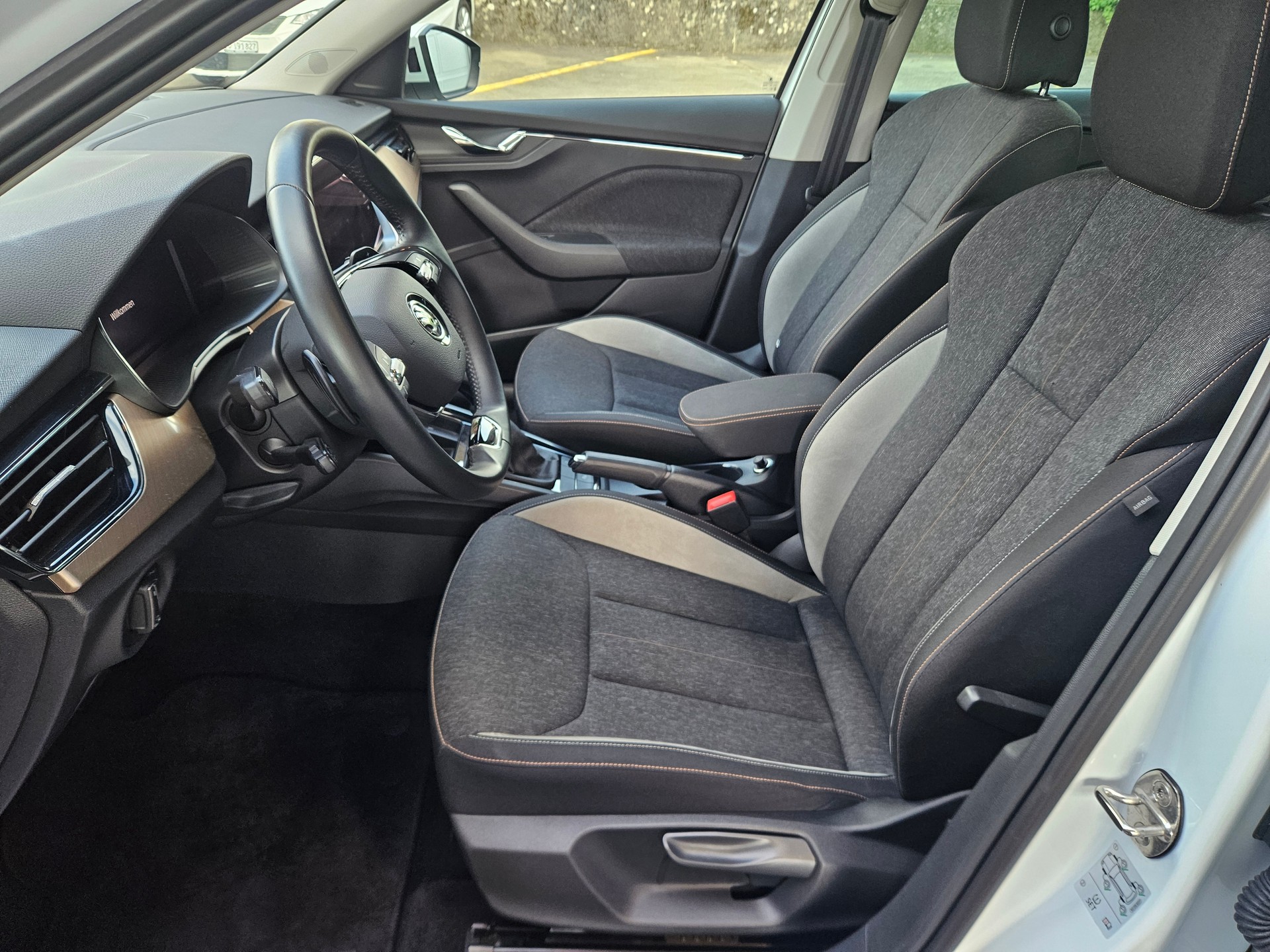 SKODA Kamiq 1.0 TSI Style DSG-image-6