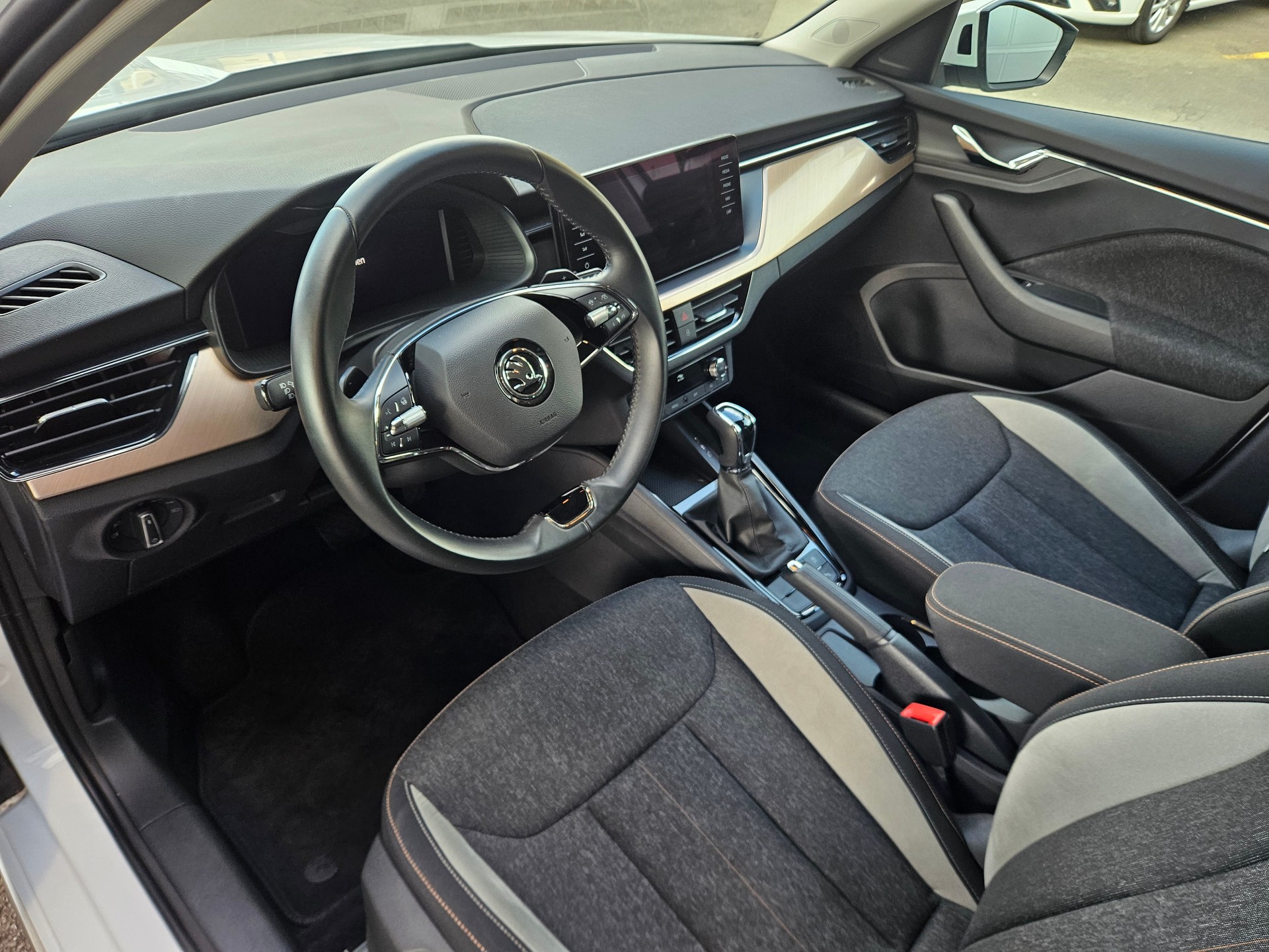 SKODA Kamiq 1.0 TSI Style DSG-image-5
