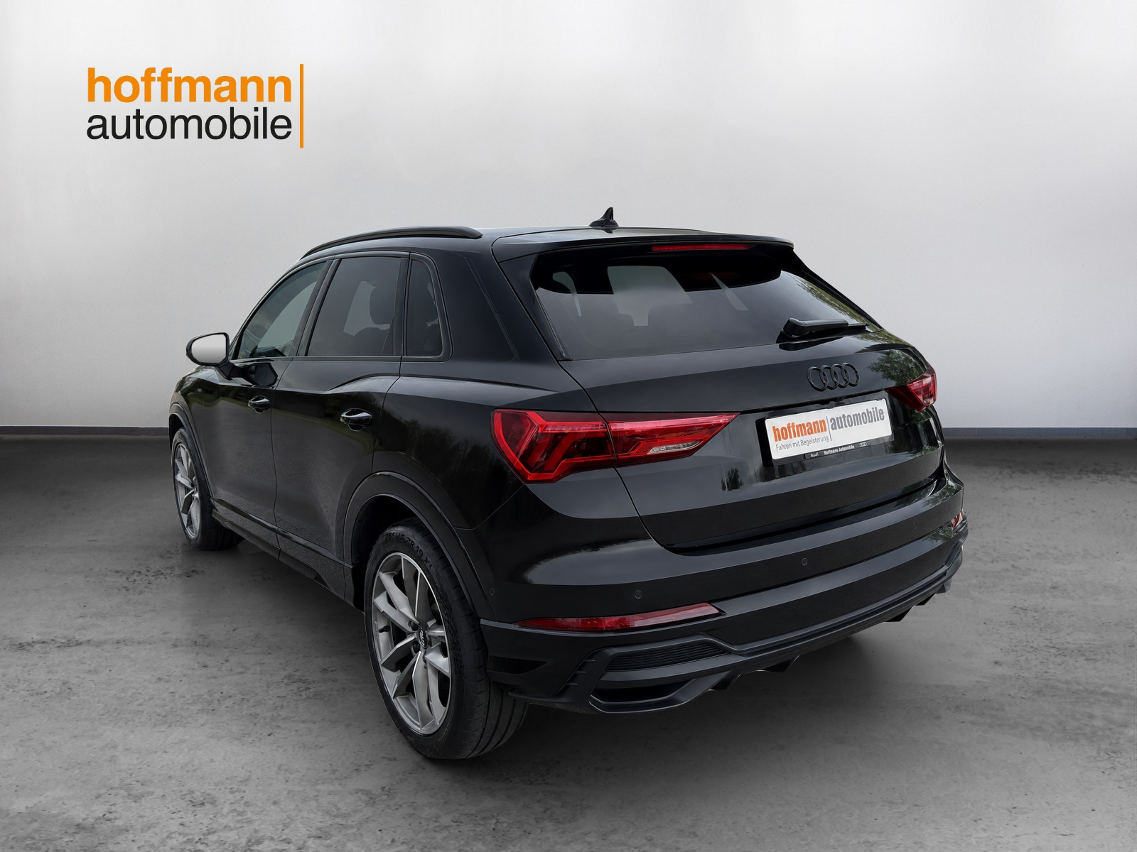 AUDI Q3 45 TFSI quattro S-tronic-image-5