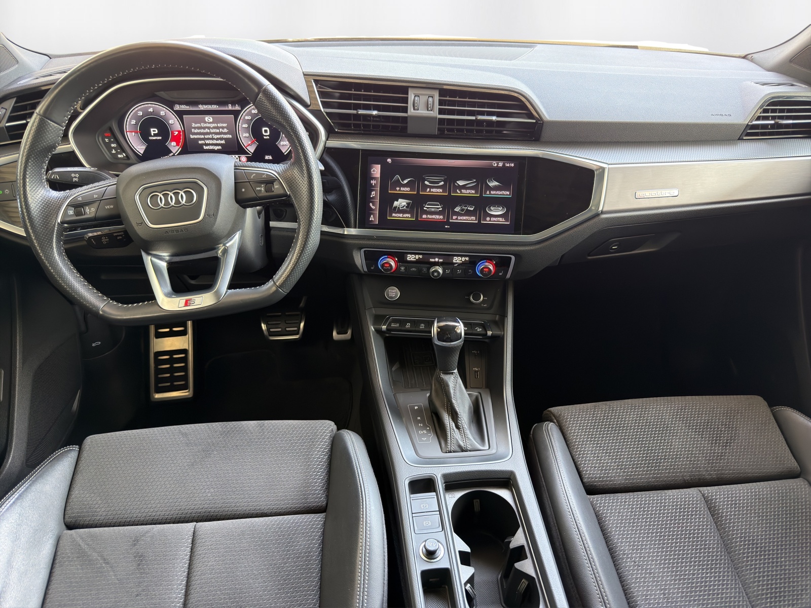 AUDI Q3 45 TFSI quattro S-tronic-image-6
