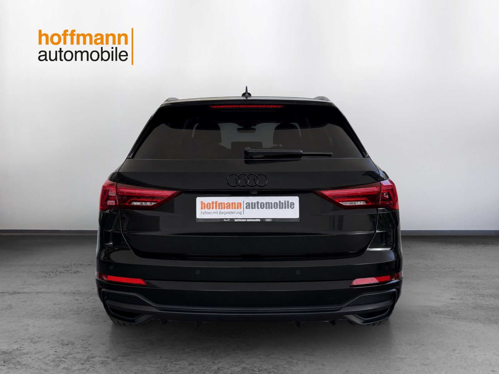 AUDI Q3 45 TFSI quattro S-tronic-image-4