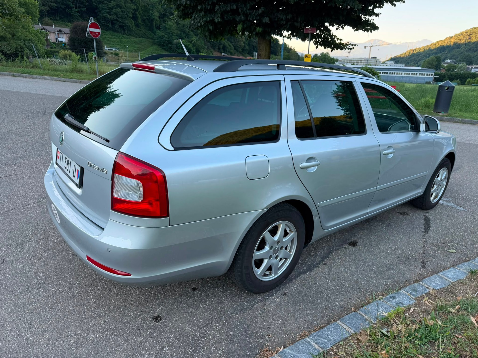SKODA Octavia Combi 1.9 TDI 4x4-image-3