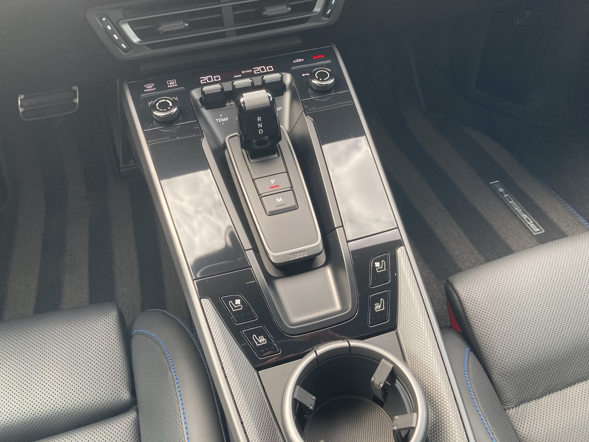 PORSCHE 911 Carrera S-image-14