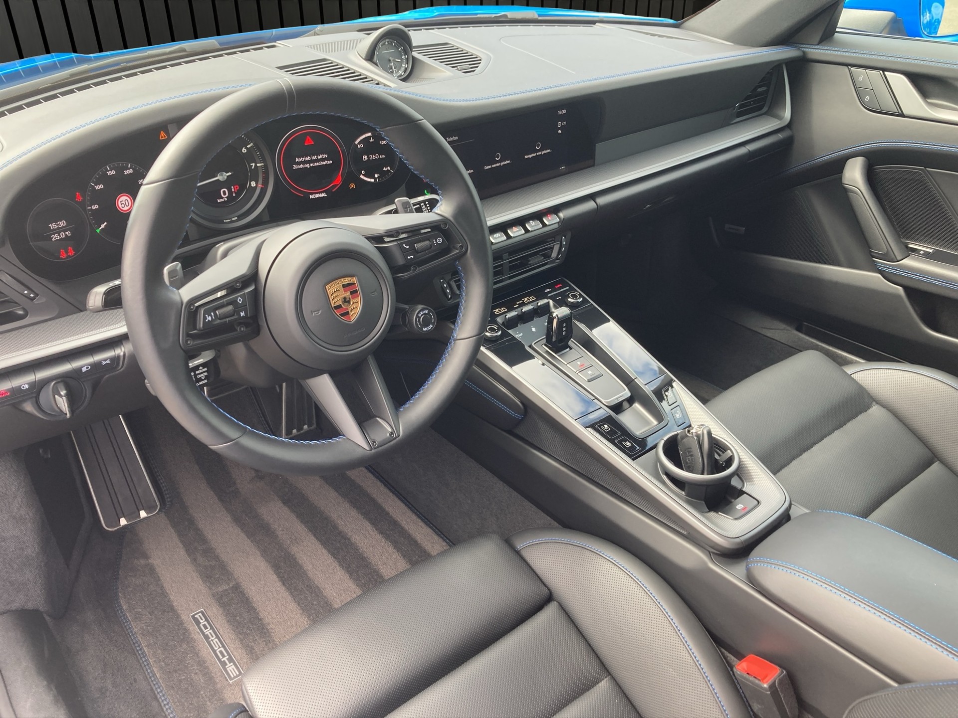 PORSCHE 911 Carrera S-image-9