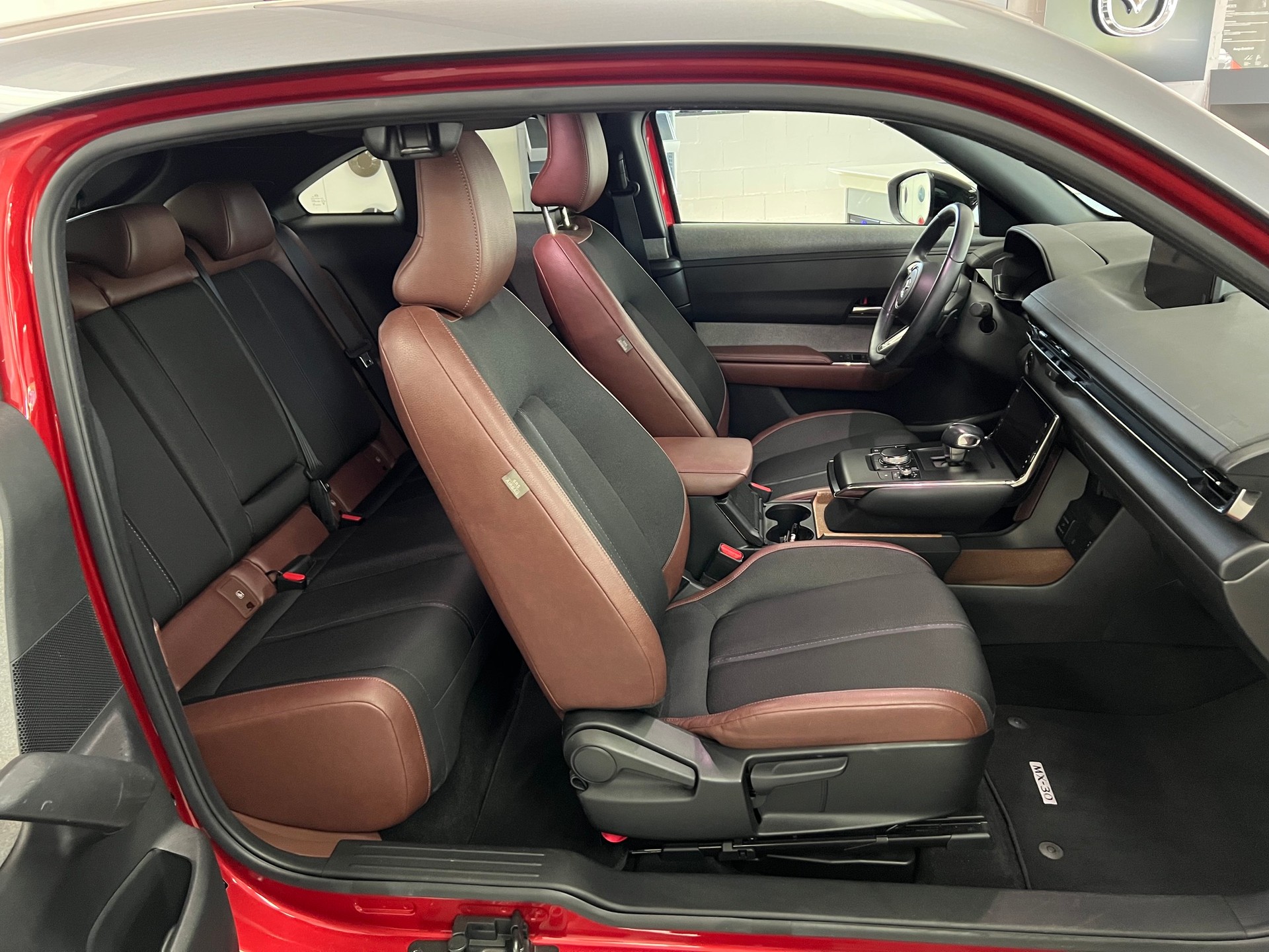 MAZDA MX-30 e-Skyactiv Revolution-image-6