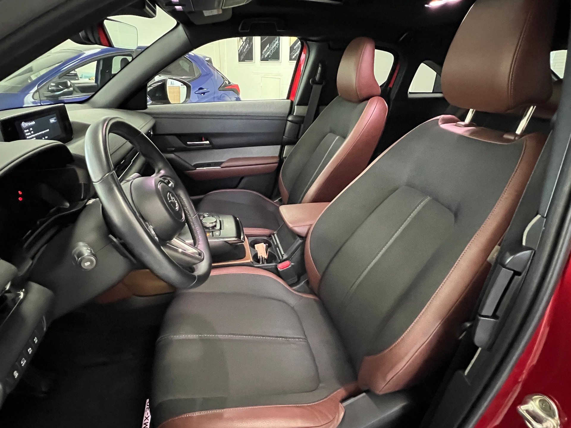 MAZDA MX-30 e-Skyactiv Revolution-image-12