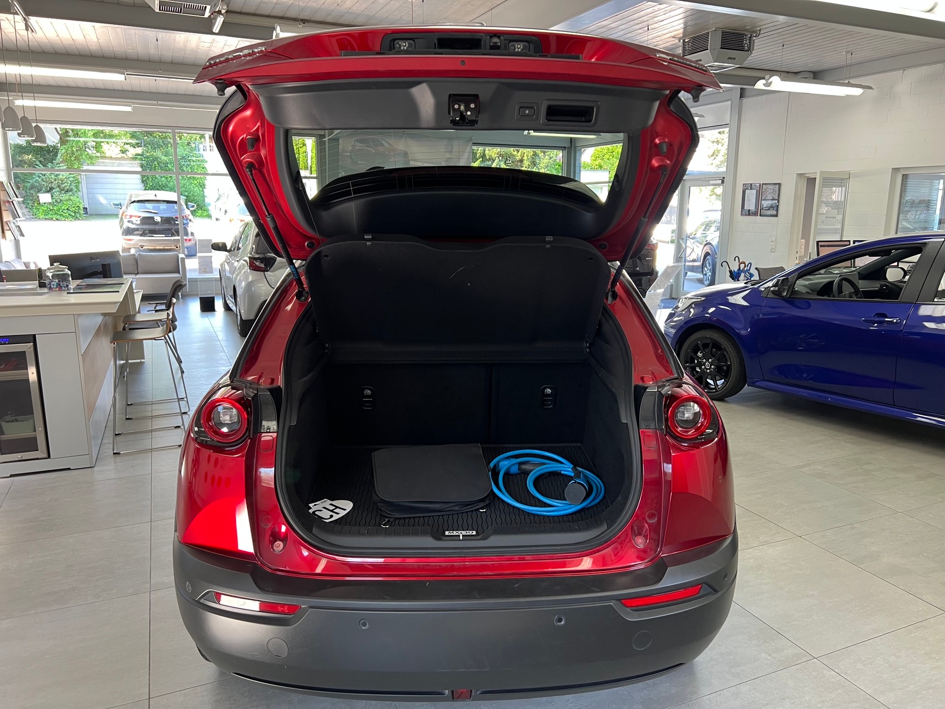 MAZDA MX-30 e-Skyactiv Revolution-image-4