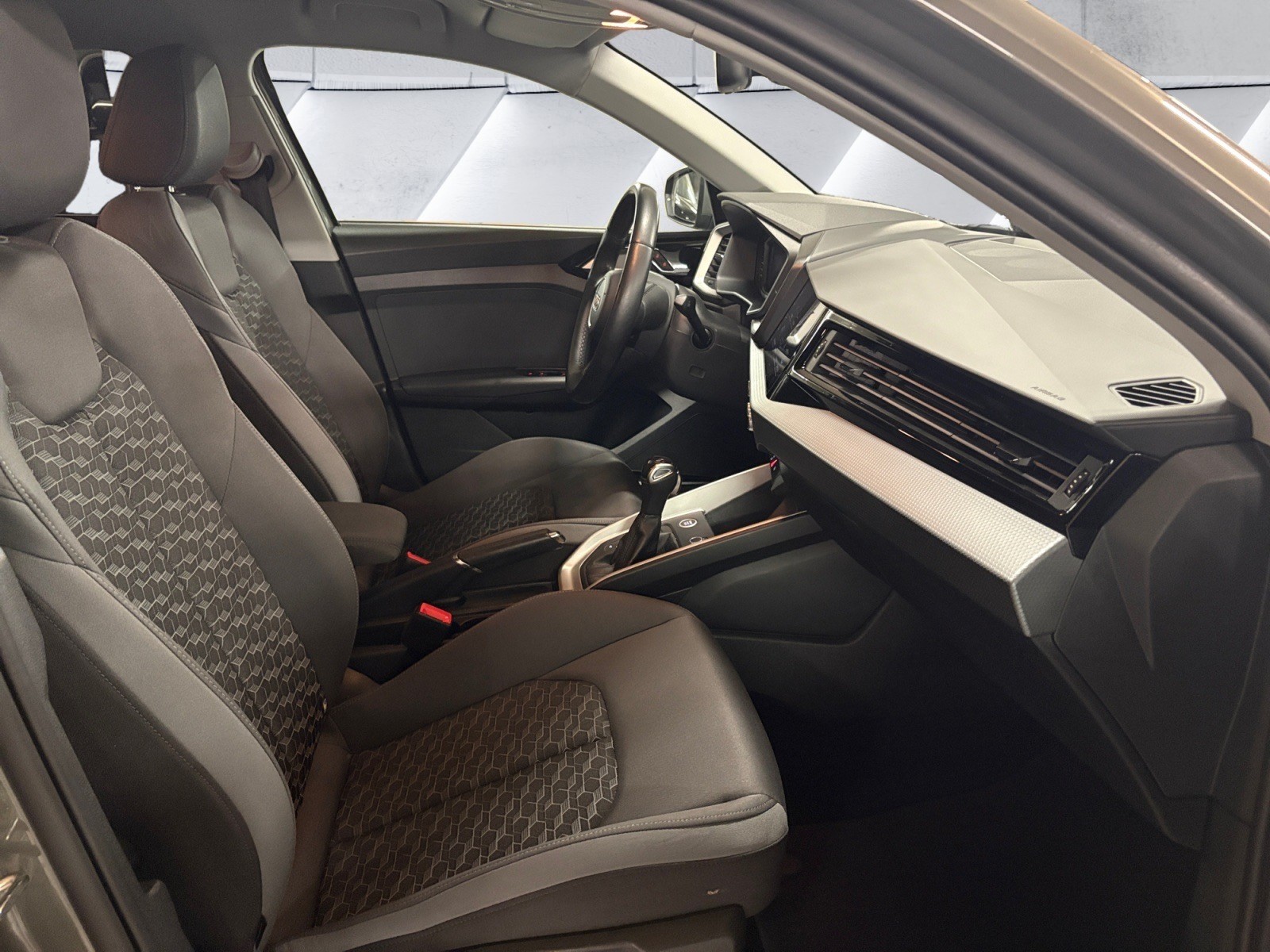AUDI A1 Sportback 30 TFSI S Line Attraction S-tronic-image-13