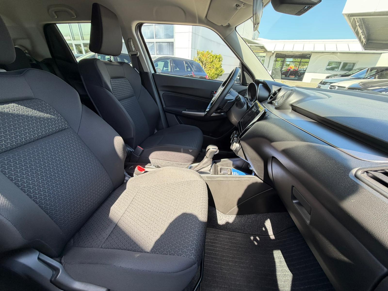 SUZUKI Swift 1.2 Compact Top Hybrid CVT-image-13