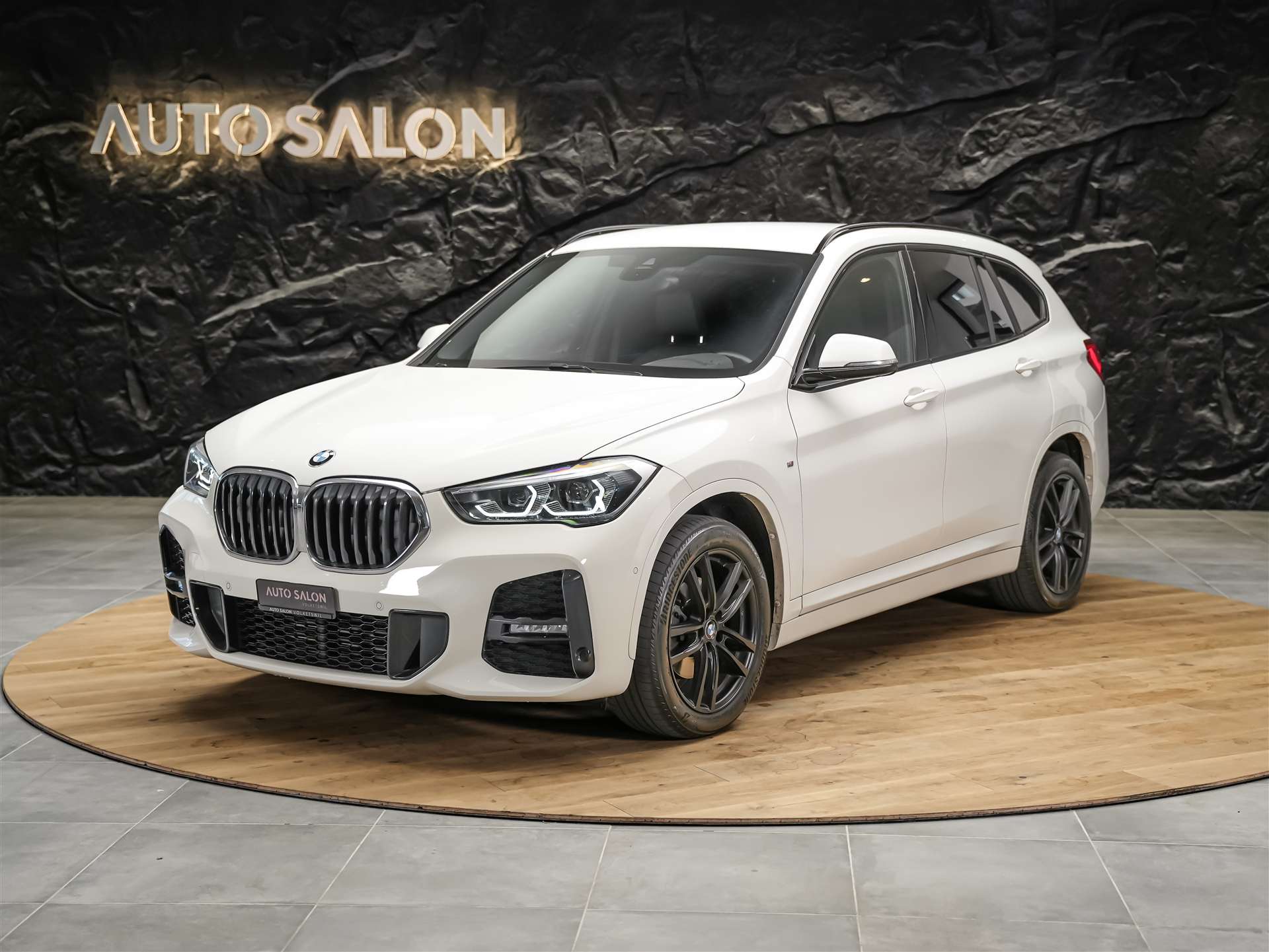 BMW X1 xDrive 18d M Sport Steptronic *CH Auto*El. Sitze mit Memory*-image-0