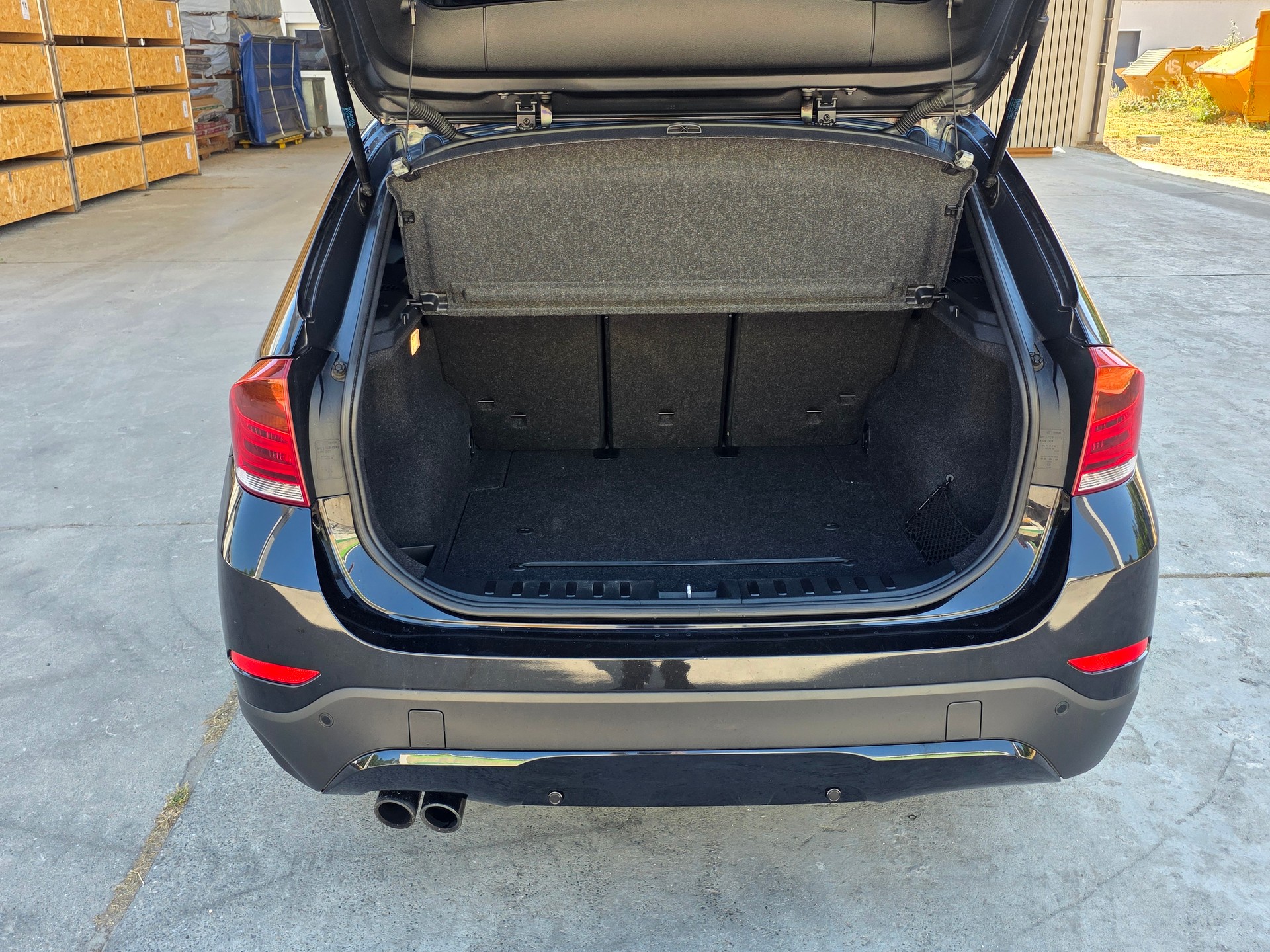 BMW X1 xDrive 20i Sport Line Steptronic-image-12