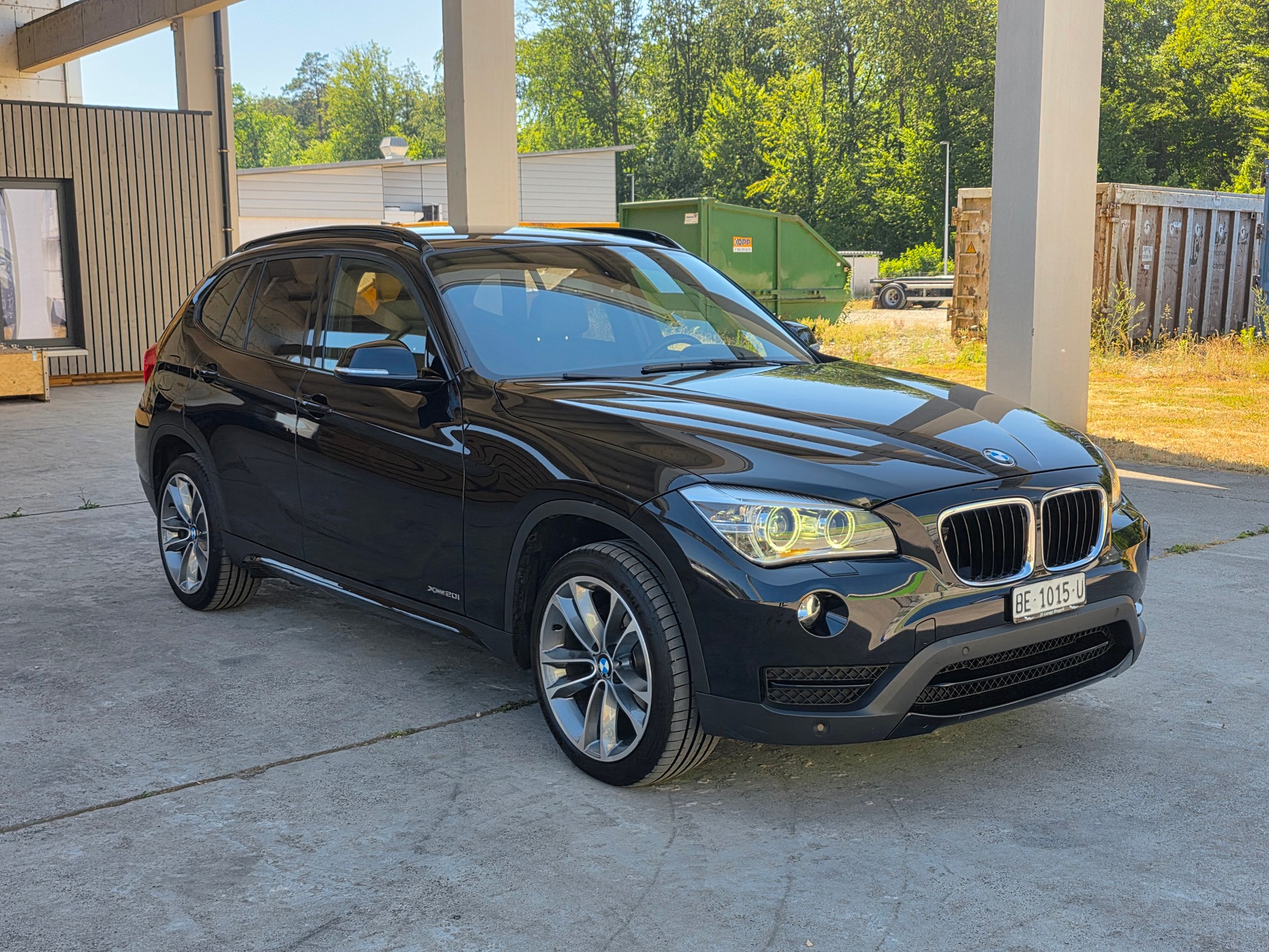 BMW X1 xDrive 20i Sport Line Steptronic-image-0