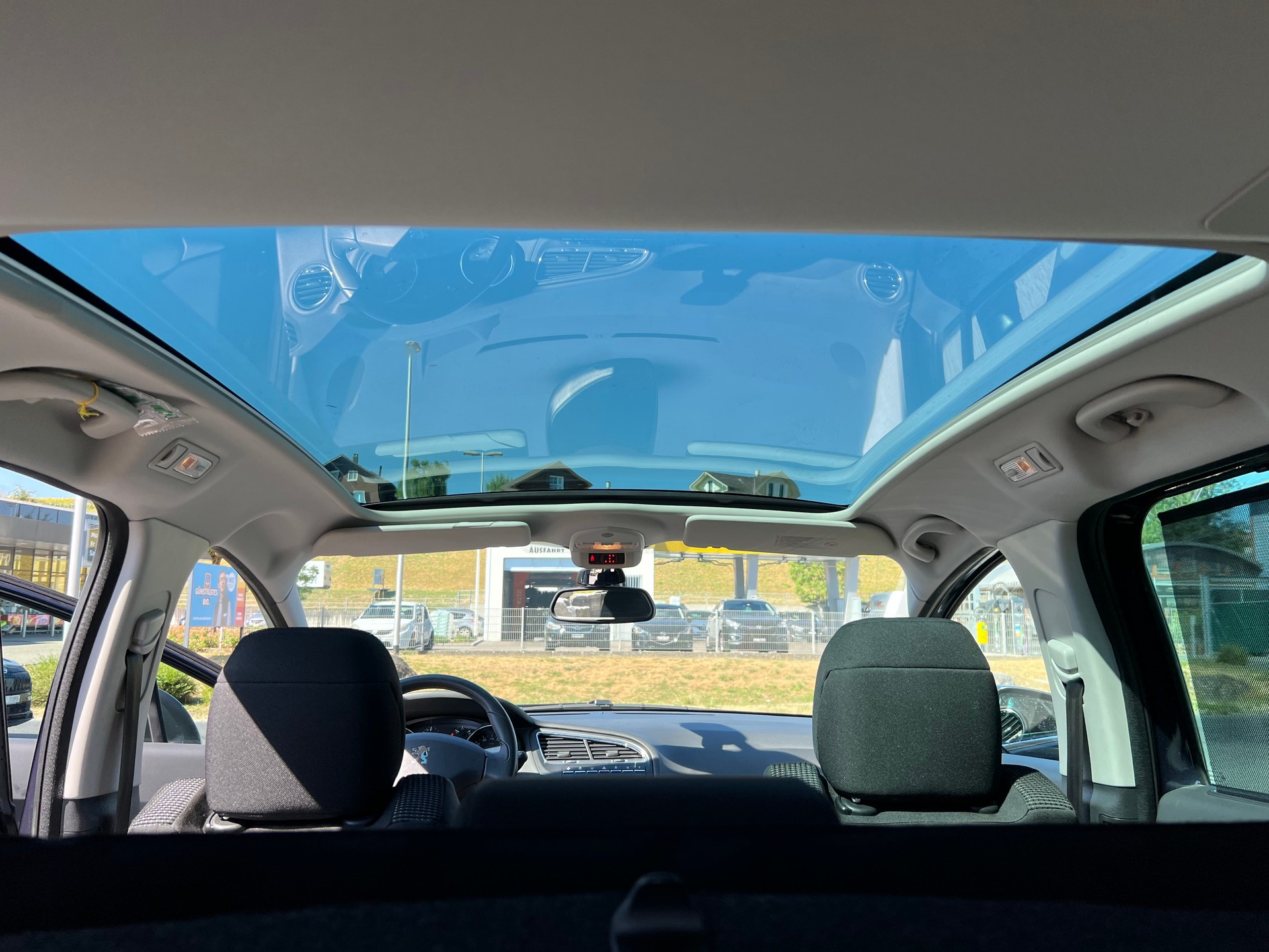 PEUGEOT 5008 1.6 16V T Sport Pack-image-12