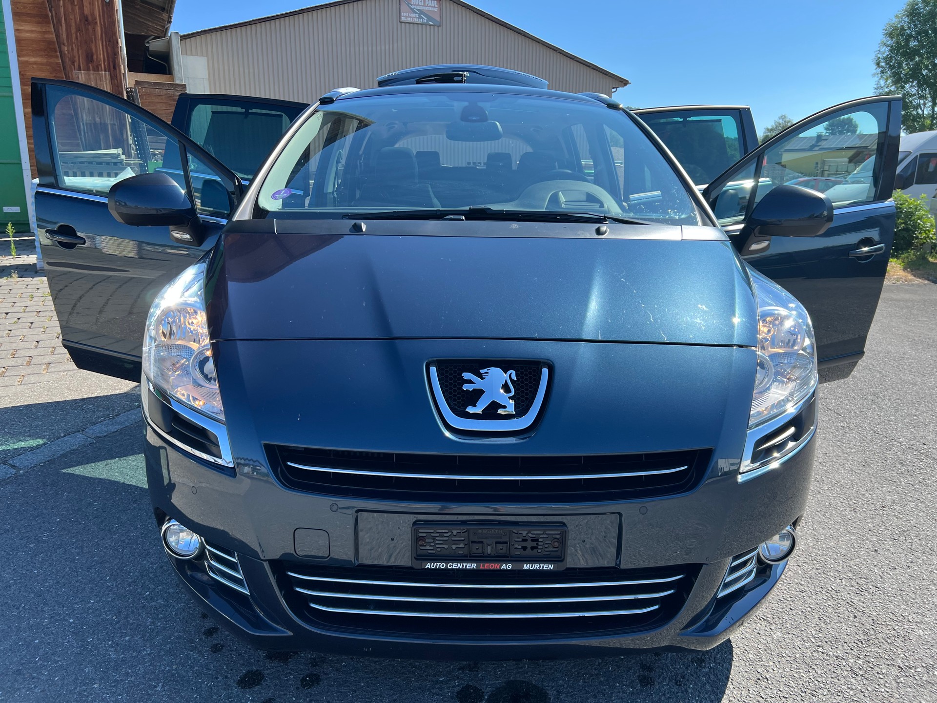 PEUGEOT 5008 1.6 16V T Sport Pack-image-6