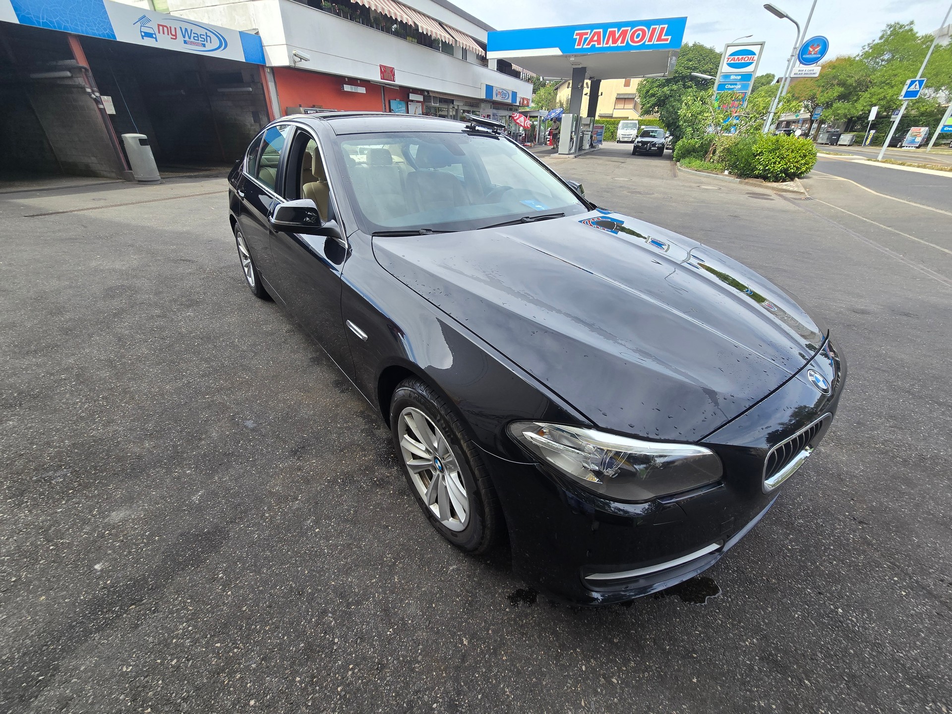 BMW 520i Luxury Line-image-0
