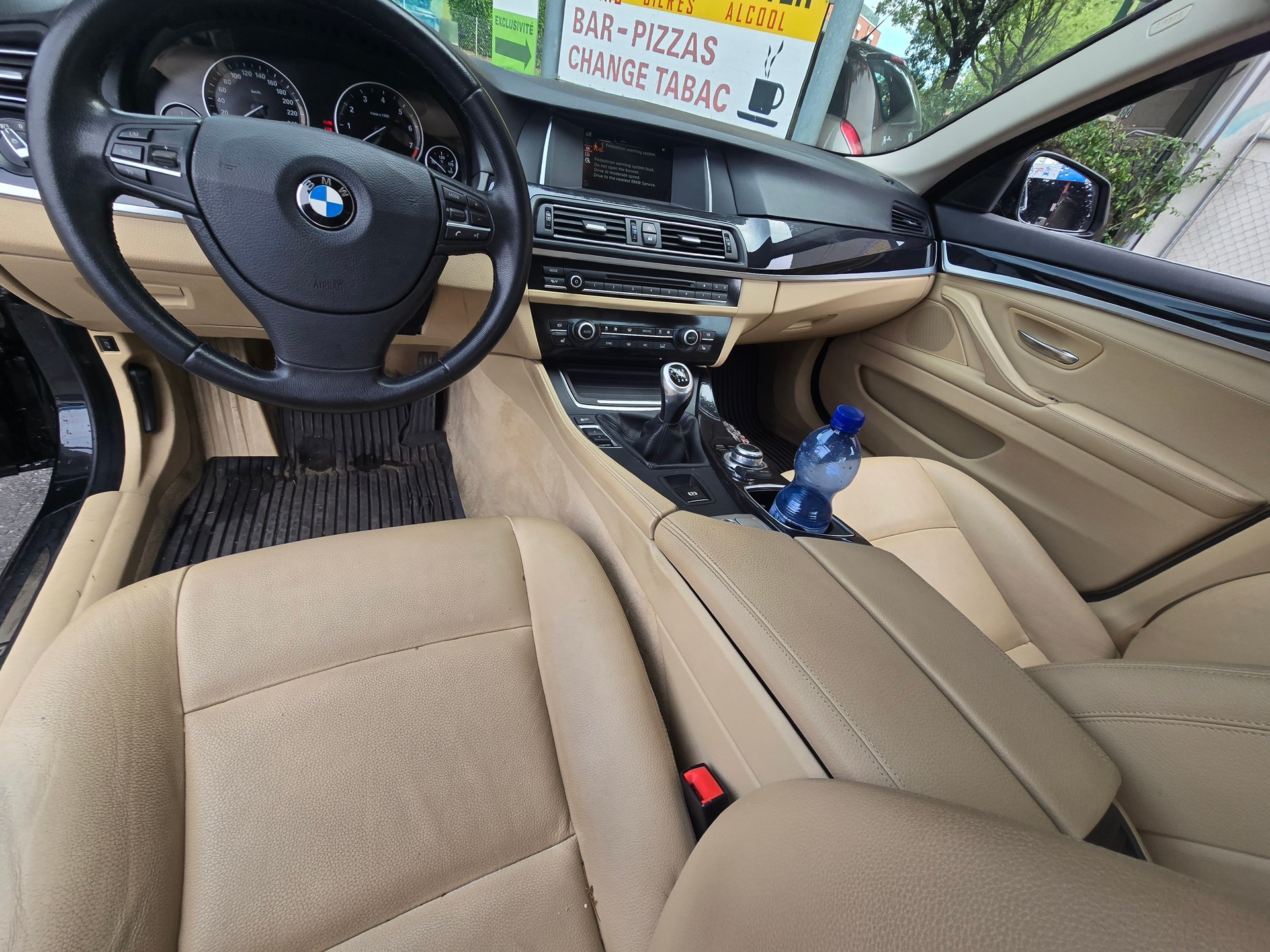 BMW 520i Luxury Line-image-8