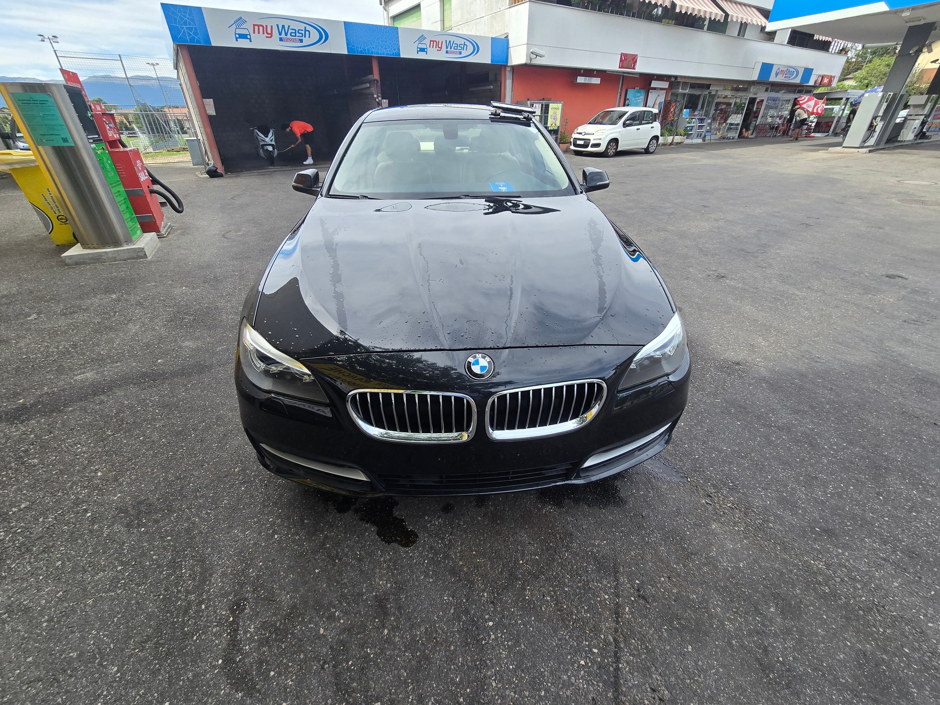 BMW 520i Luxury Line-image-3