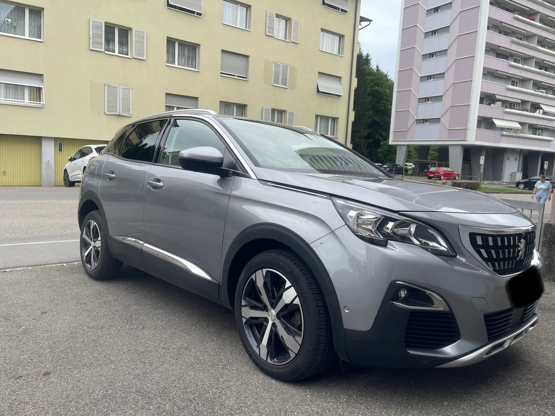 PEUGEOT 1.2 PureTech Allure-image-0