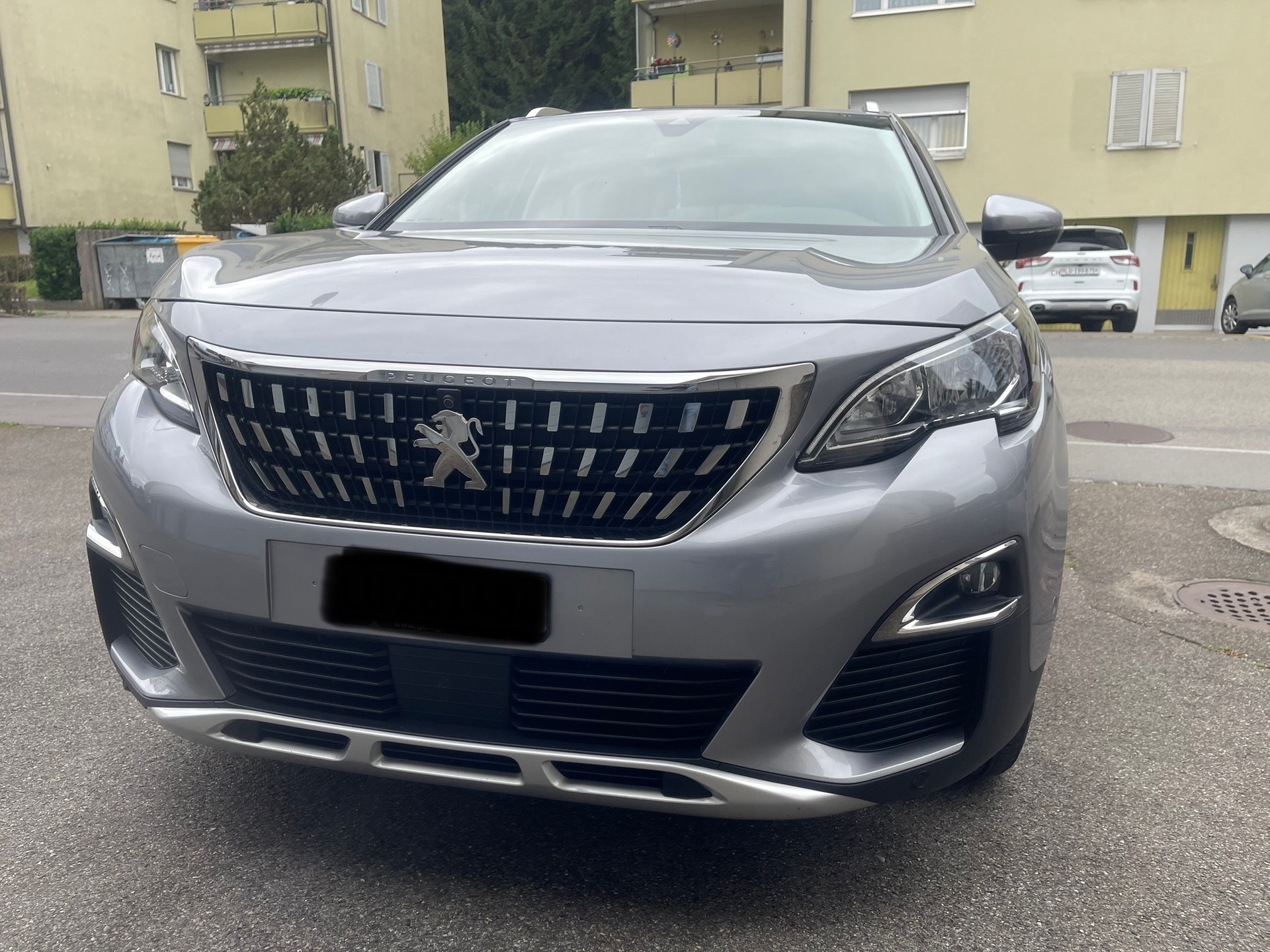PEUGEOT 1.2 PureTech Allure-image-1