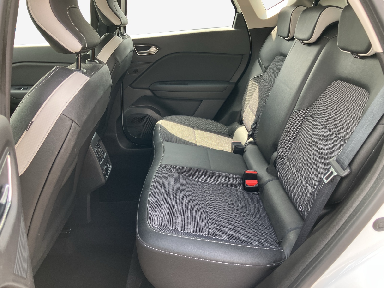 RENAULT Captur 1.0 TCe Intens-image-11