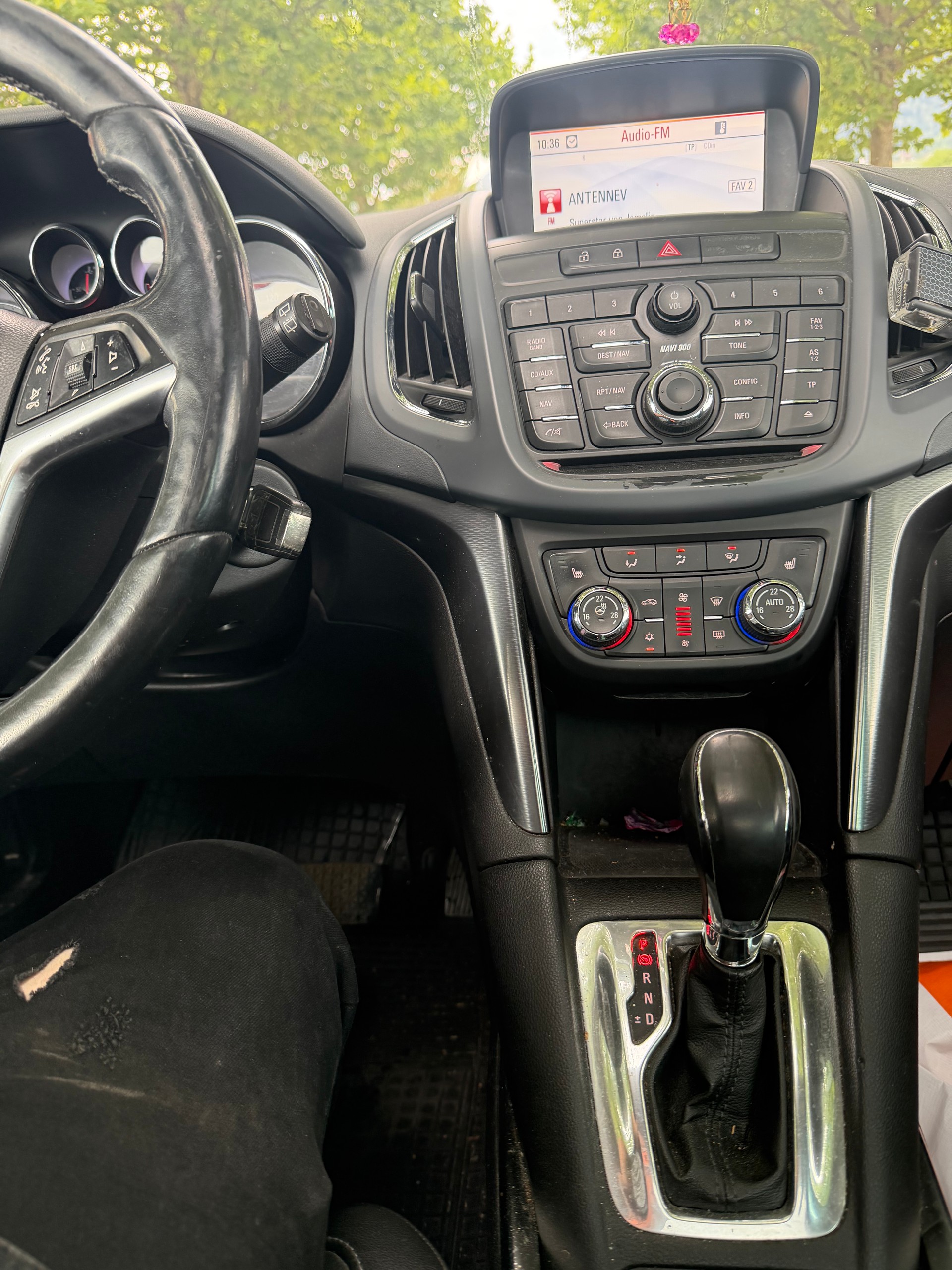 OPEL Zafira Tourer 2.0 CDTi Cosmo Automatic-image-13