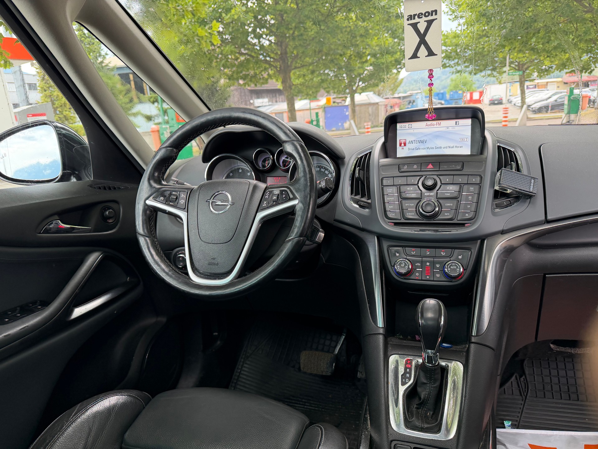 OPEL Zafira Tourer 2.0 CDTi Cosmo Automatic-image-7