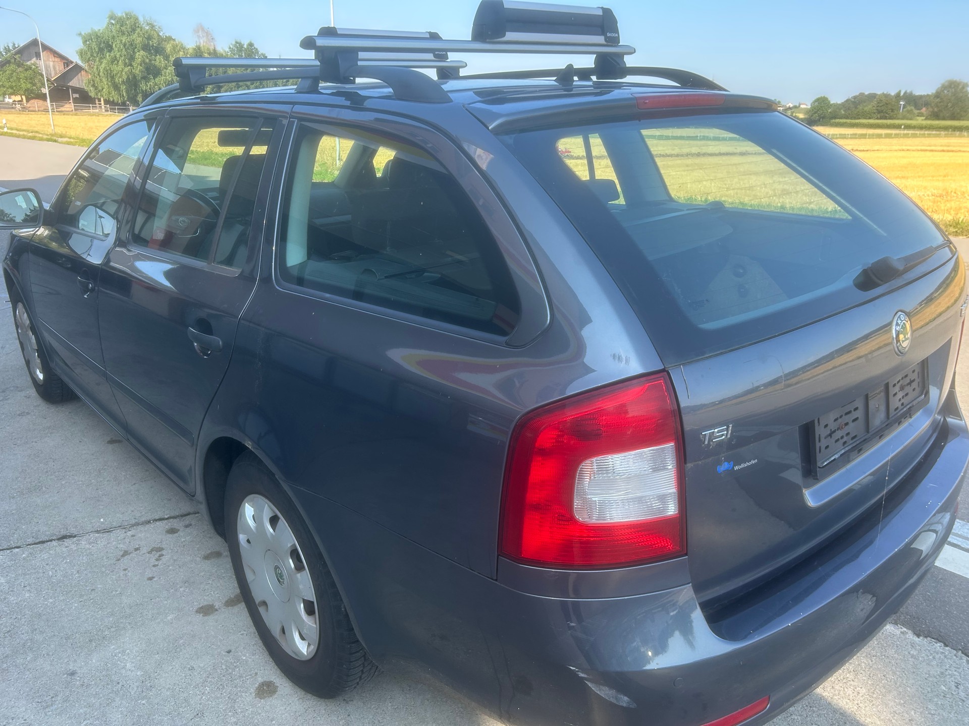 SKODA Octavia Combi 1.4 TSI Ambition-image-4