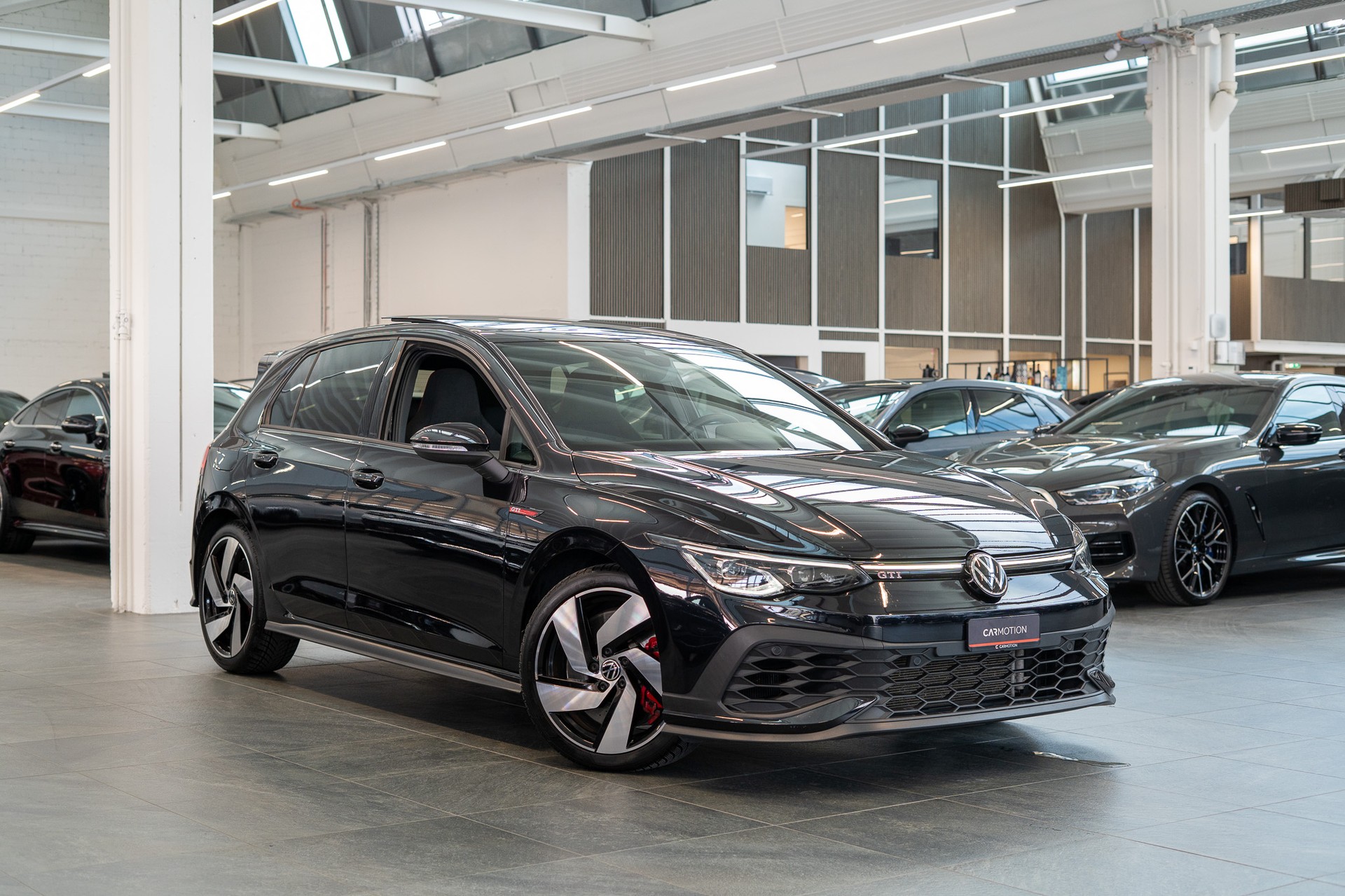 VW Golf VIII 2.0 TSI GTI Clubsport DSG / Schiebedach / Rückfahrkamera / Navi-image-2