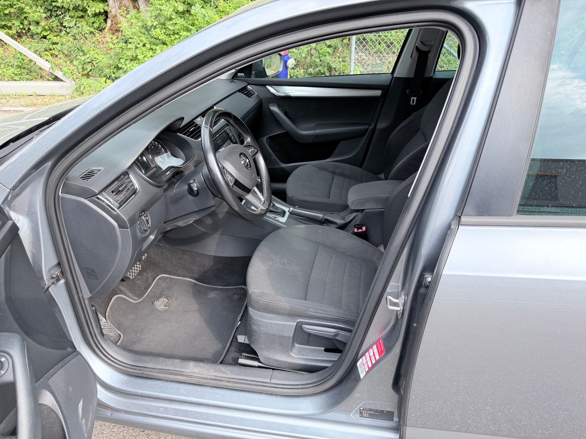 SKODA Octavia Combi 1.8 TSI Ambition 4x4 DSG-image-8