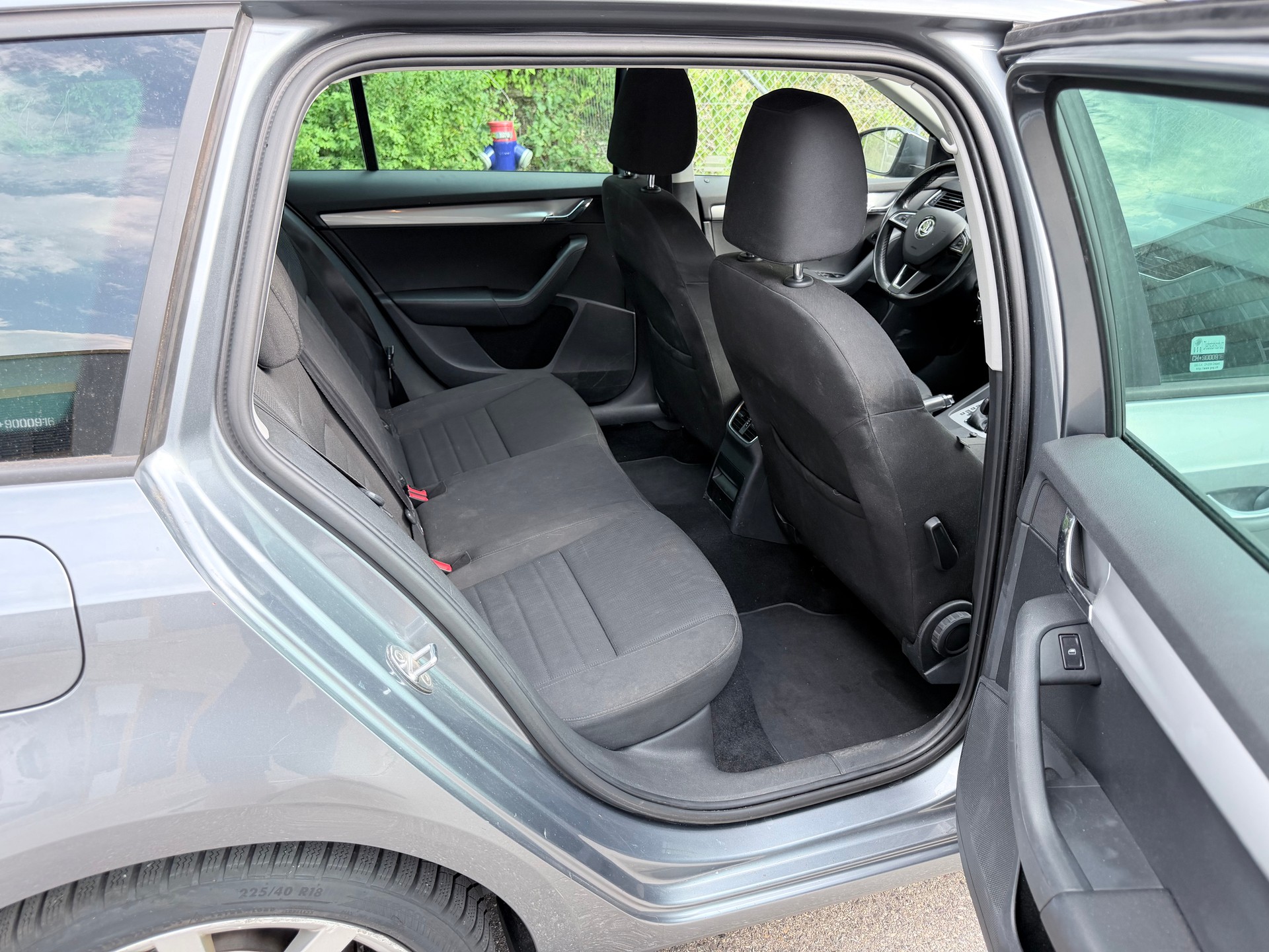 SKODA Octavia Combi 1.8 TSI Ambition 4x4 DSG-image-11