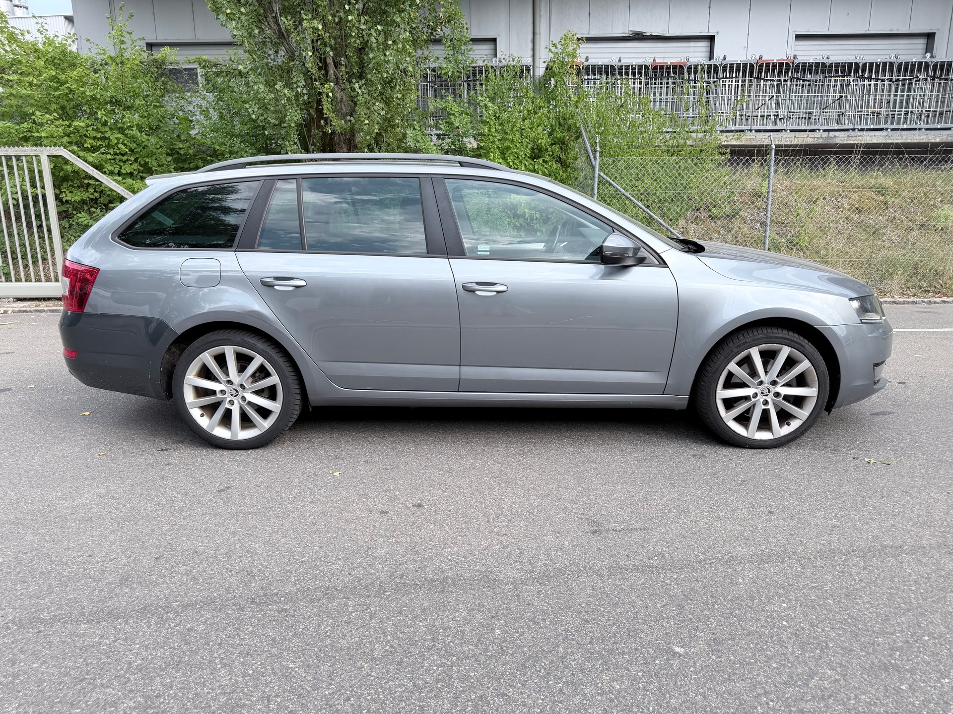 SKODA Octavia Combi 1.8 TSI Ambition 4x4 DSG-image-6